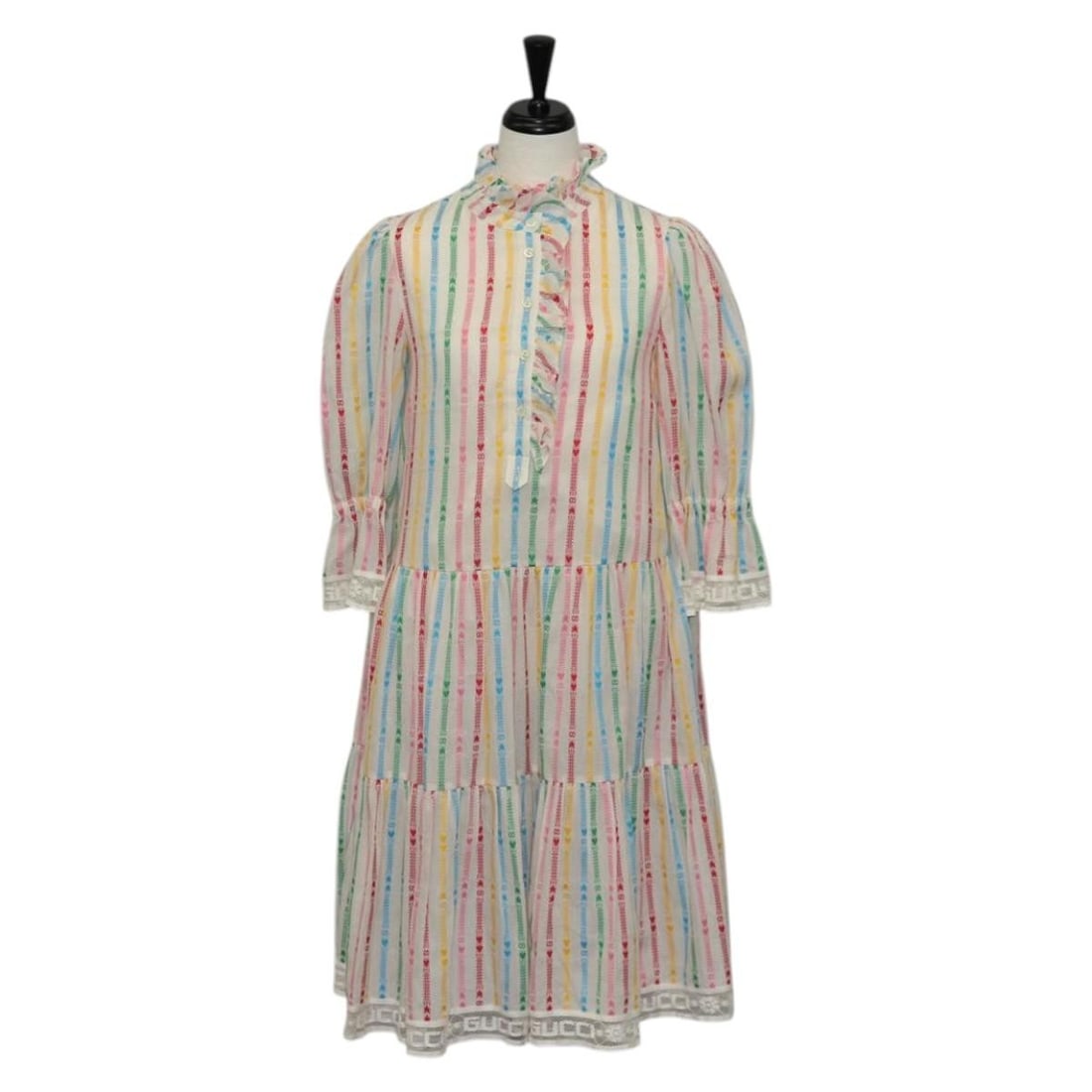 Gucci Multicolor Cotton Womens Shirt Made in Italy: Gucci Multicolor Cotton Womens Shirt Made in Italy Authentic Gucci women's multicolor cotton shirt made in Italy. This piece features a classic shirt style and is offered in very good condition with s