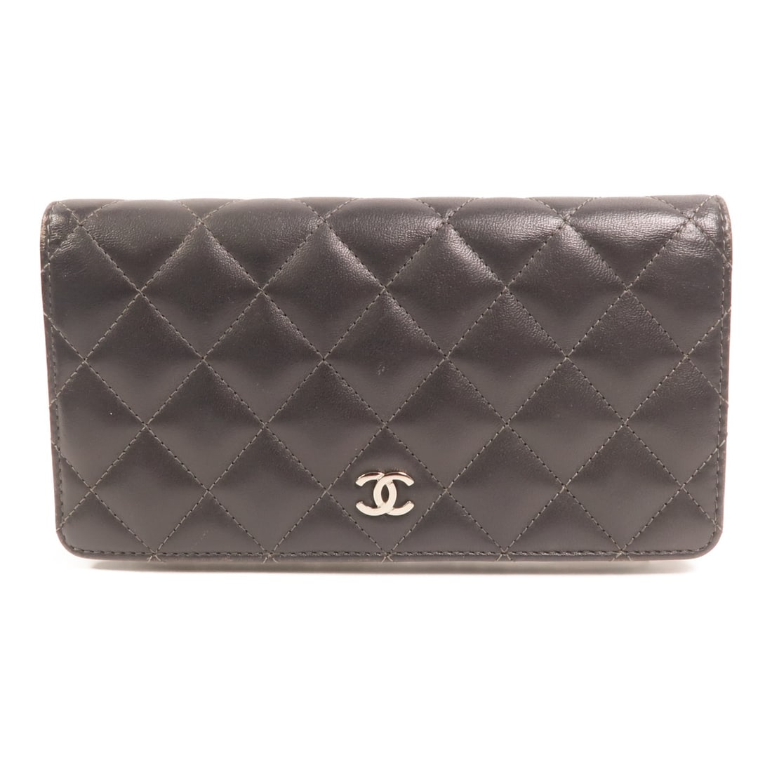 CHANEL A31509 CC bifold long wallet lambskin gray SHW: CHANEL A31509 CC bifold long wallet lambskin gray SHW Chanel CC long bifold wallet in lambskin leather with silver-tone hardware. This women's wallet features a structured interior with multiple card 
