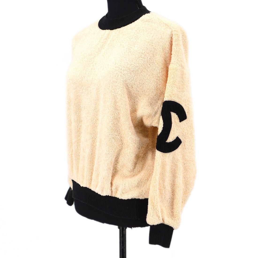 Vintage CHANEL Logo Sweatshirt Long Sleeve Round Neck Ivory Black: Vintage CHANEL Logo Sweatshirt Long Sleeve Round Neck Ivory Black Vintage Chanel long sleeve top with a round neckline, regular fit, and side CC logo accent. Designed in a black and ivory colorway, th