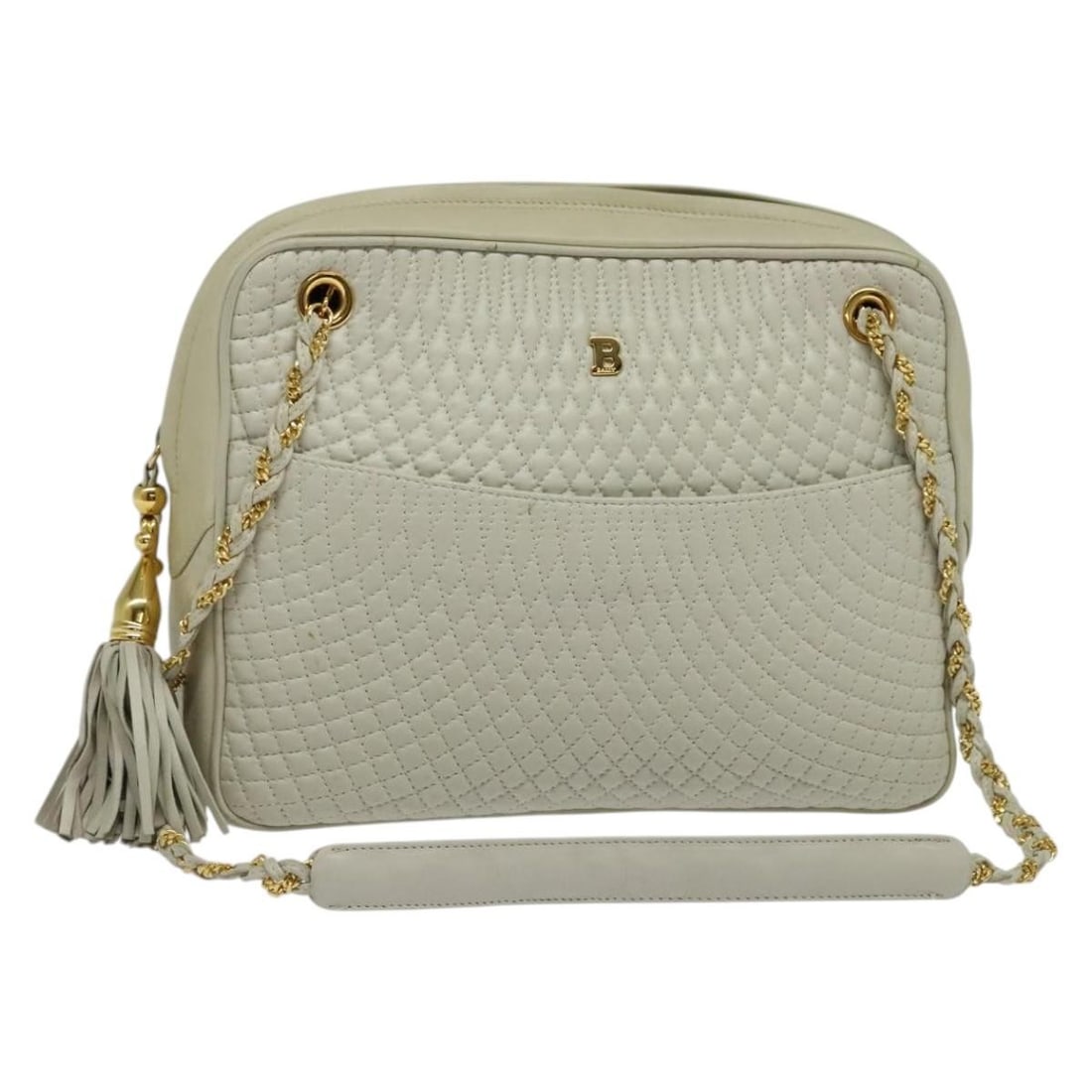 Bally Vintage Chain Shoulder Bag Ecru Quilted Leather: Bally Vintage Chain Shoulder Bag Ecru Quilted Leather This vintage Bally chain shoulder bag for women features a quilted leather exterior in ecru color. The bag measures 27cm x 21cm x 8cm and is craft