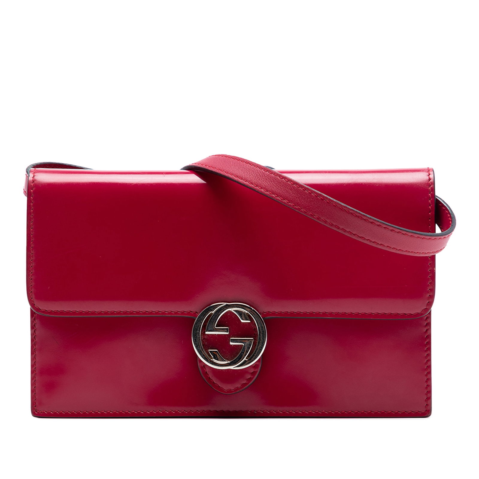 Gucci red leather wallet chain bag with flap lock: Gucci red leather wallet chain bag with flap lock This Gucci Calfskin Interlocking G Wallet on Chain is crafted from red leather and features a flat leather shoulder strap, a front flap with a flip-lo