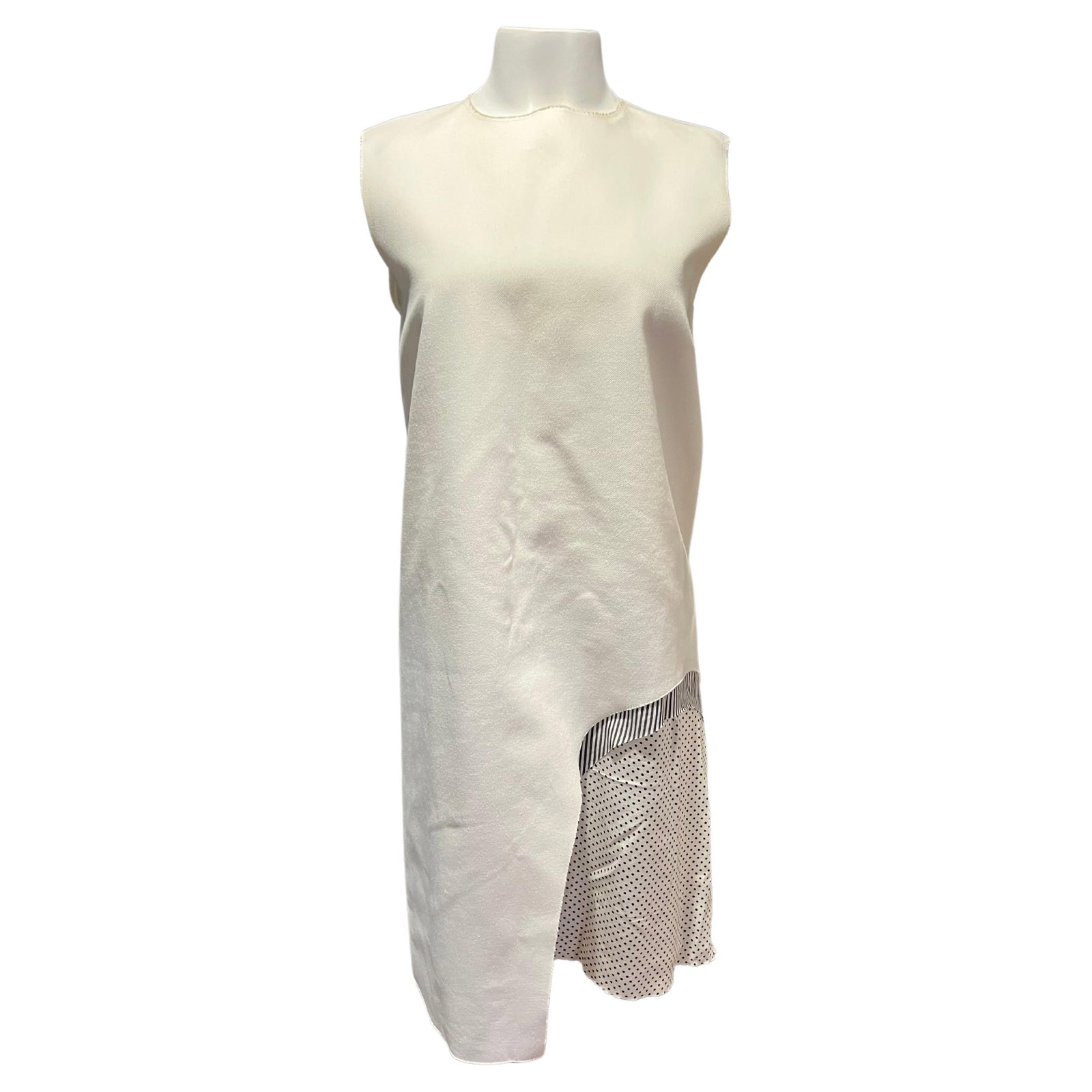 Maison Martin Margiela Size 44 White Cotton Mid Length Dress: Maison Martin Margiela Size 44 White Cotton Mid Length Dress A Maison Martin Margiela white cotton midi dress in size 44 (EU), featuring a crew neckline, sleeveless design, and mid-length silhouette. 