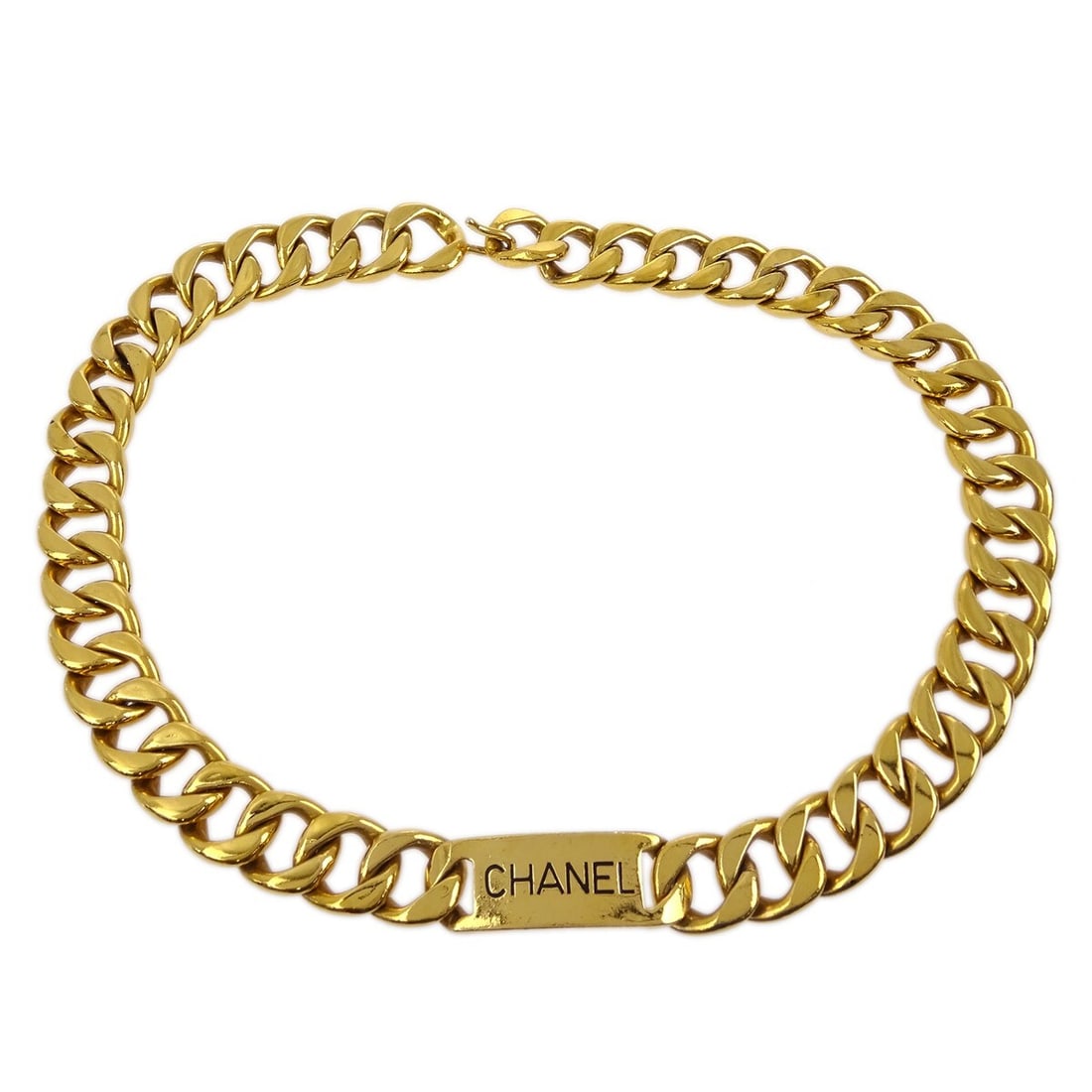 Chanel Small Gold Plated Chain Belt for Women: Chanel Small Gold Plated Chain Belt for Women Gold-plated Chanel chain belt for women in a one size fit. The belt is gold in color and features a chain design. Condition is listed as B, indicating rea