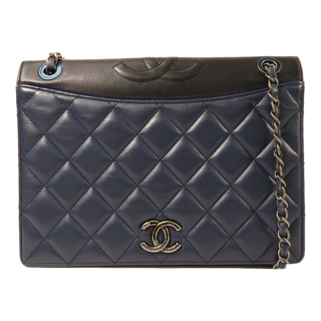 CHANEL CC Ballerine Lambskin Flap Shoulder Bag Navy: CHANEL CC Ballerine Lambskin Flap Shoulder Bag Navy CHANEL CC Ballerine flap shoulder bag crafted in navy lambskin leather. This women's chain shoulder bag features a flap design with multiple interio