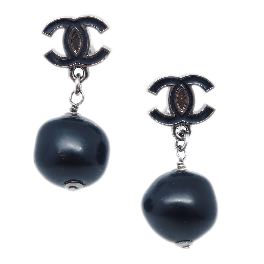 CHANEL 10C Black Silver Plated Pierced Drop Earrings: CHANEL 10C Black Silver Plated Pierced Drop Earrings Pair of Chanel pierced drop earrings in black with silver-plated detailing and acrylic construction. The earrings feature a screw-back pierced clos