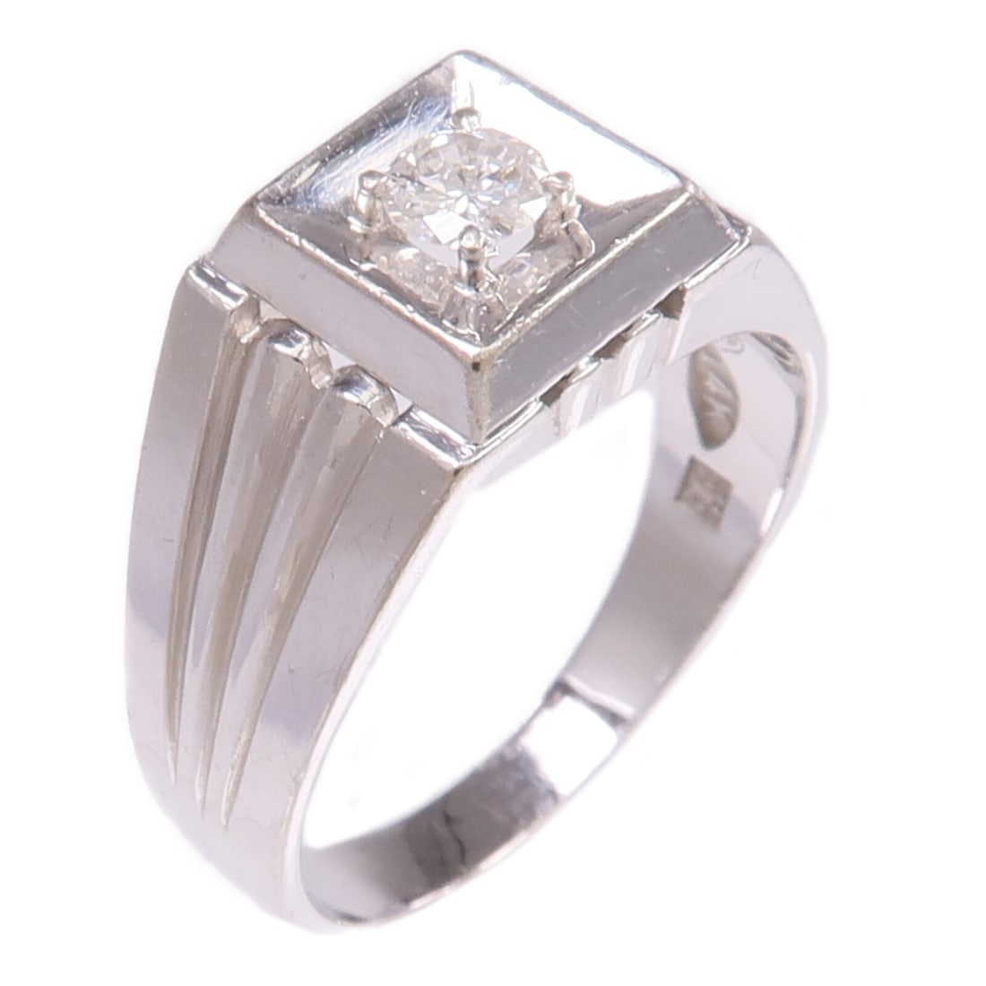 14K White Gold Diamond Ring Size 7 Clear Stone: 14K White Gold Diamond Ring Size 7 Clear Stone A women's diamond ring in 14K white gold with a clear finish. The ring is size 7 and features a diamond main stone with 0.15 ct total diamond content. It