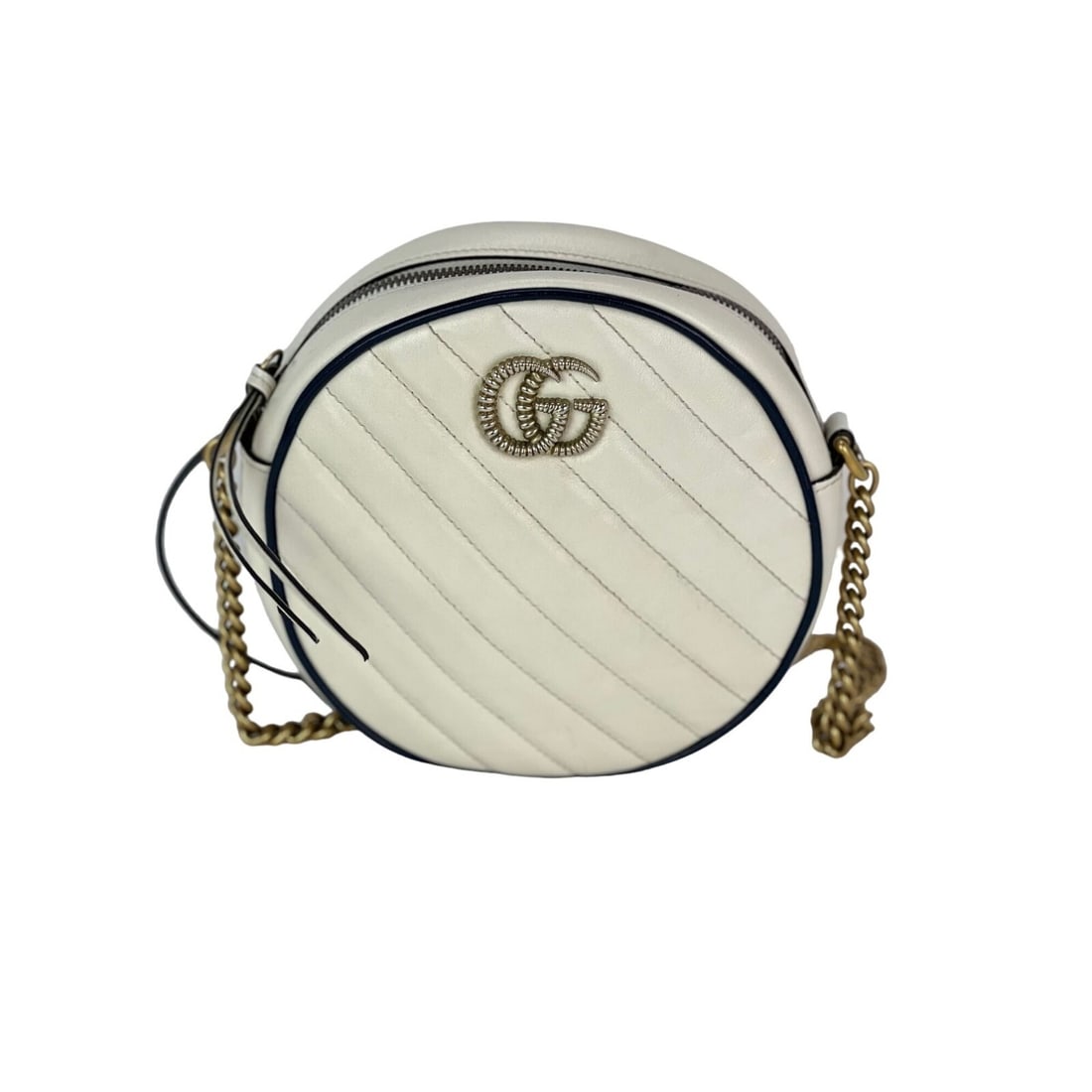 Gucci GG Azalea White Matelasse Leather Round Shoulder Bag: Gucci GG Azalea White Matelasse Leather Round Shoulder Bag Introducing the Gucci GG Azalea Matelasse Leather Round Mystic White Shoulder Bag, a perfect blend of elegance and functionality. This small,