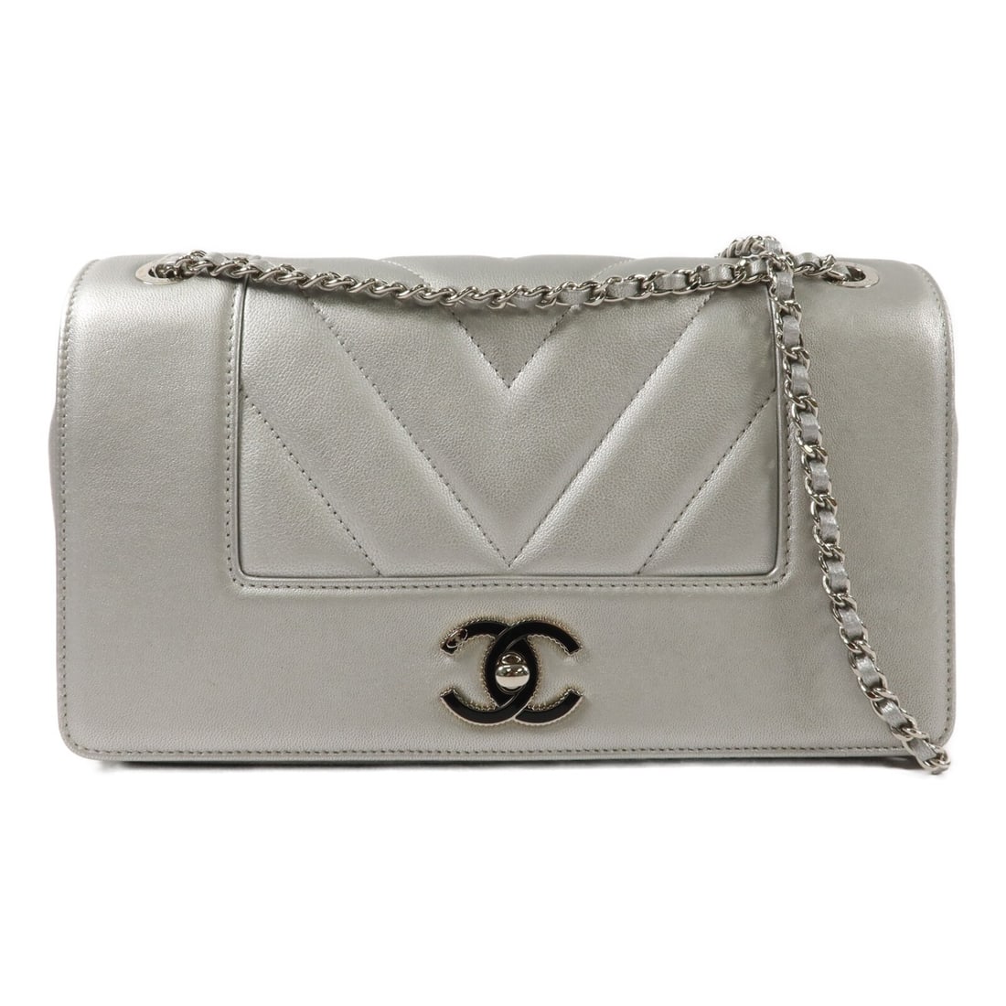 CHANEL A93084 Mademoiselle Flap Shoulder Bag Calfskin Chain Strap SHW: CHANEL A93084 Mademoiselle Flap Shoulder Bag Calfskin Chain Strap SHW CHANEL CC SHW Mademoiselle Flap Bag Chain Shoulder Bag in calfskin leather, model A93084, presented in SilverxSliver. It features 