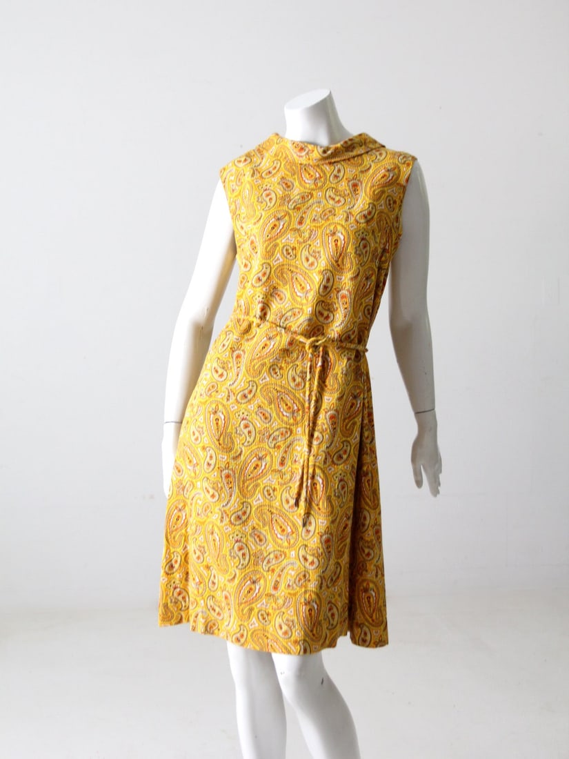 1960s Sleeveless Paisley Shift Dress in Golden Yellow Size L (1 of 12)