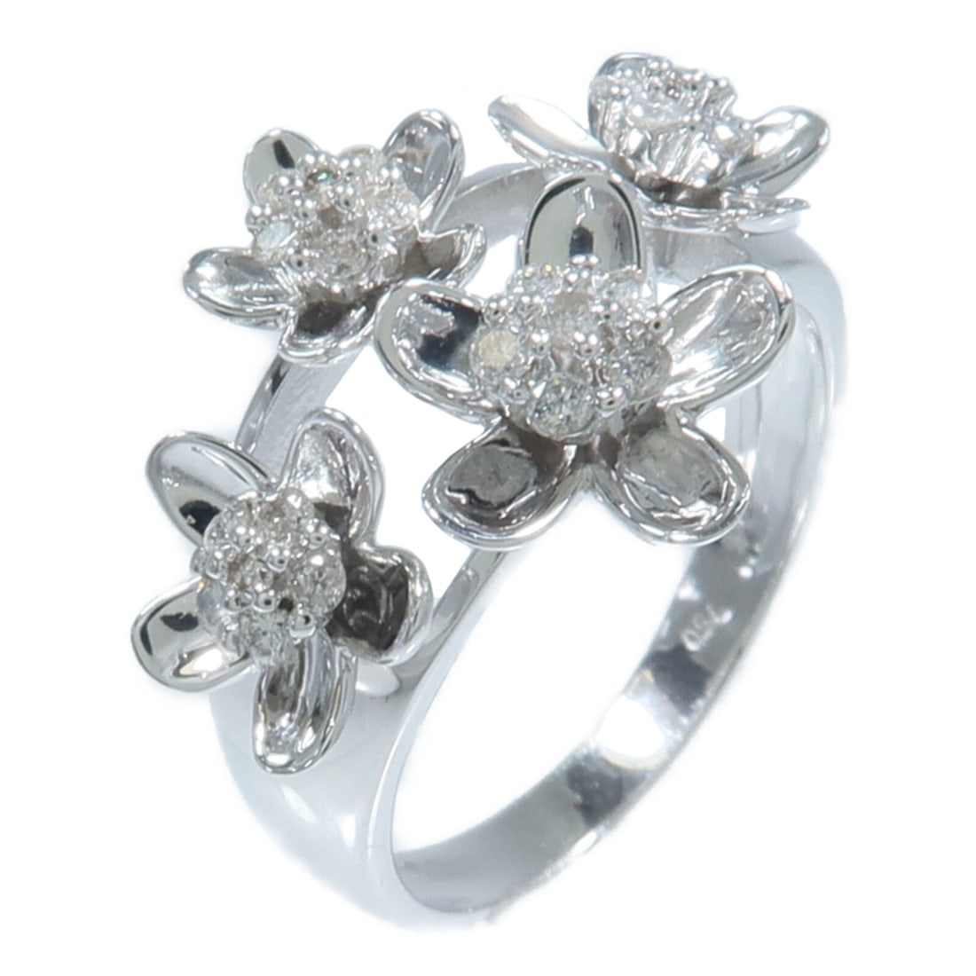 18K White Gold Diamond Ring US Size 7 for Women: 18K White Gold Diamond Ring US Size 7 for Women Diamond ring crafted in 18K white gold with a clear diamond design. This women's ring is presented in very good condition and comes without accessories.