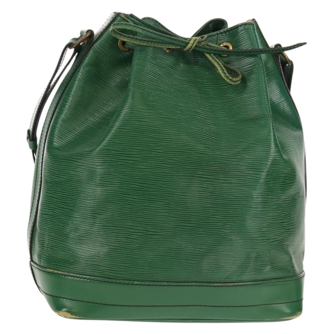 Louis Vuitton M44004 Noe Green Epi Leather Shoulder Bag: Louis Vuitton M44004 Noe Green Epi Leather Shoulder Bag Louis Vuitton Noe shoulder bag in green Epi leather. This women's bag is made in France and includes only the item shown; the original box and d
