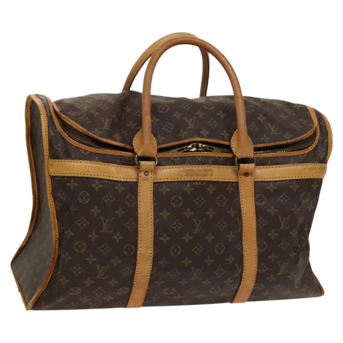 Louis Vuitton M41922 Sac Chasseur 55 Monogram Canvas Boston Bag: Louis Vuitton M41922 Sac Chasseur 55 Monogram Canvas Boston Bag This Louis Vuitton Sac Chasseur 55 Boston bag is crafted in Monogram canvas and made in France. A heavily used piece, it shows visible w