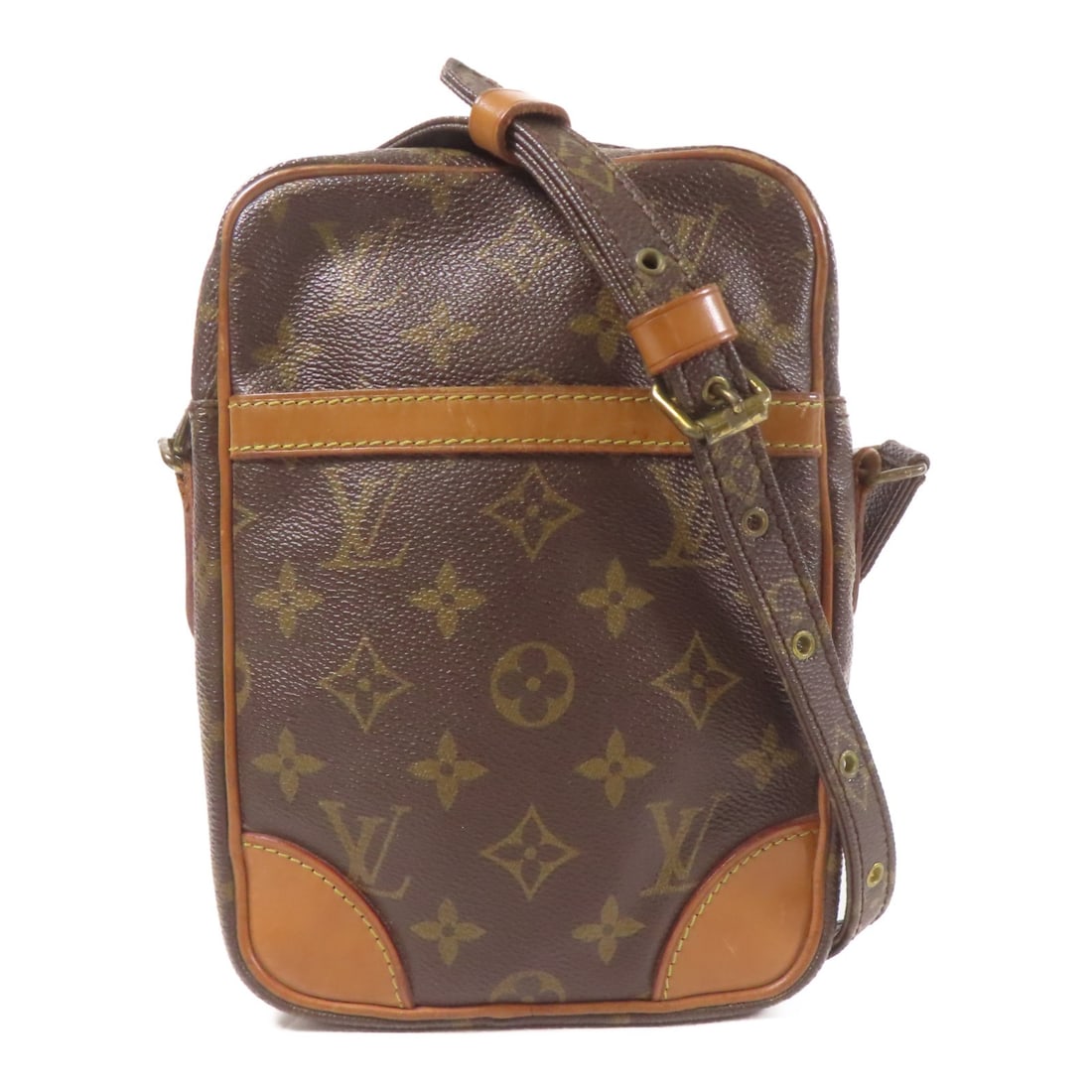 Louis Vuitton Danube M45266 Monogram Shoulder Bag Brown: Louis Vuitton Danube M45266 Monogram Shoulder Bag Brown Louis Vuitton Danube shoulder bag in brown Monogram PVC coated canvas. This women's shoulder bag features an adjustable shoulder strap, an exter