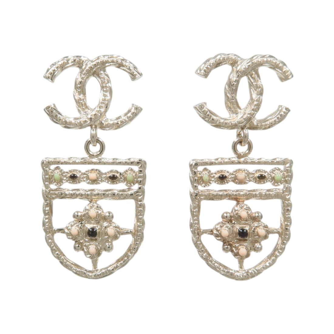 CHANEL Model 15 CC Pierced Earrings Gold Tone Metal: CHANEL Model 15 CC Pierced Earrings Gold Tone Metal CHANEL CC pierced earrings in gold-tone metal with the iconic CC motif. Made for women, this pair is described in very good condition and comes with