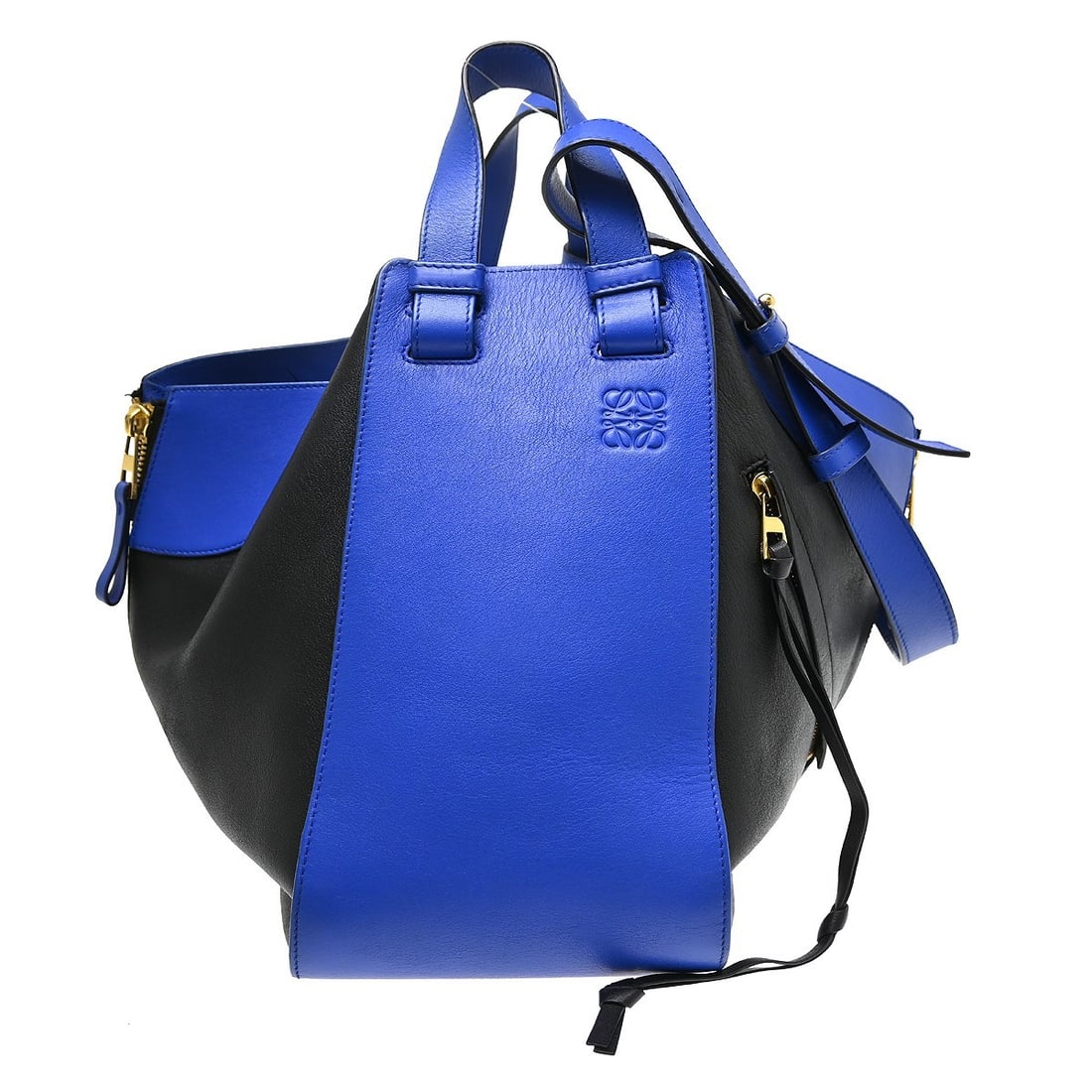 Loewe Hammock blue leather handbag: Loewe Hammock blue leather handbag Loewe Hammock leather bag in blue. Made in Spain, this piece is presented in good condition. Specifications Brand: Loewe Model: Hammock Item Type: Bag Gender: Female
