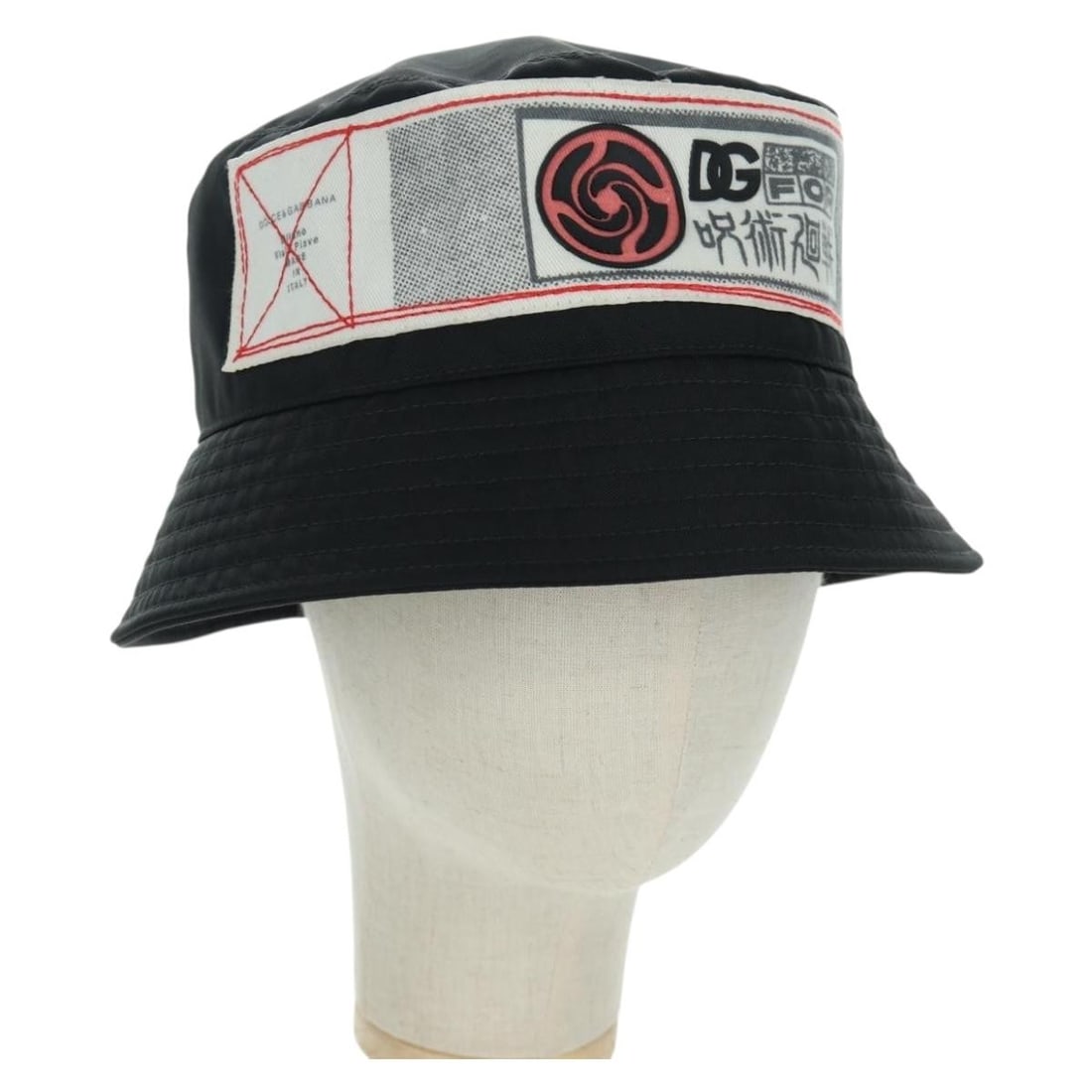 Black Nylon Hat by Dolce&Gabbana Jujutsu Kaisen Collaboration: Black Nylon Hat by Dolce&Gabbana Jujutsu Kaisen Collaboration This Dolce&Gabbana x Jujutsu Kaisen collaboration hat is crafted from black nylon and designed for women. Made in Italy, it features a hea