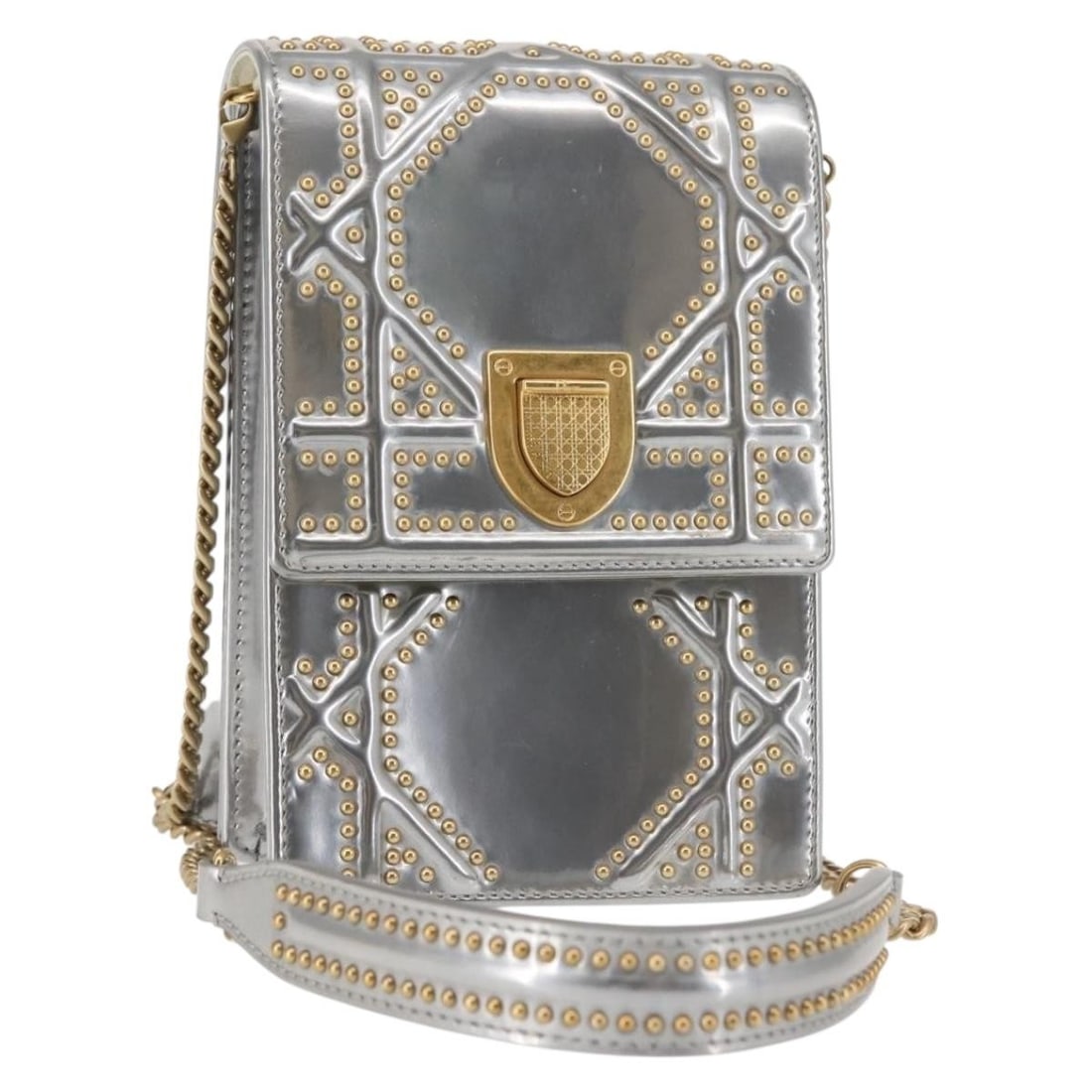 Christian Dior silver enamel shoulder bag made in Italy: Christian Dior silver enamel shoulder bag made in Italy Christian Dior shoulder bag in silver enamel with a chain strap. Made in Italy, this women's bag is offered without the original box or dust bag
