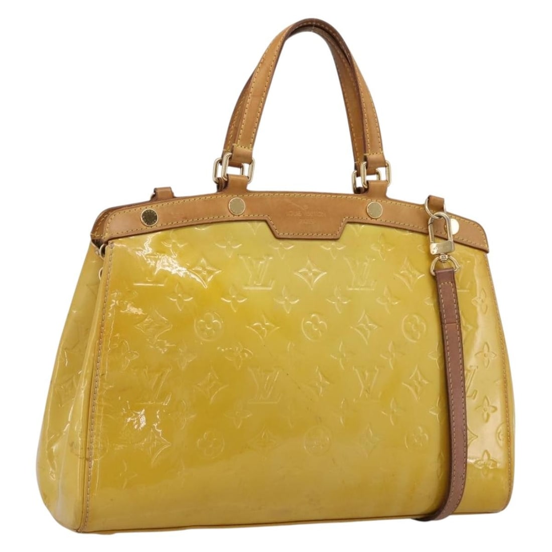 Louis Vuitton M90180 Blair MM Beige Vernis Patent Leather Handbag: Louis Vuitton M90180 Blair MM Beige Vernis Patent Leather Handbag Louis Vuitton Monogram Vernis Blair MM handbag in beige patent leather. This women's handbag includes a shoulder strap and is made in 