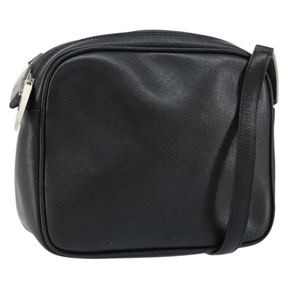 Salvatore Ferragamo Black Leather Shoulder Bag Authenticated: Salvatore Ferragamo Black Leather Shoulder Bag Authenticated This authentic Salvatore Ferragamo shoulder bag is a stylish accessory crafted from high-quality leather in a classic black color. With dim