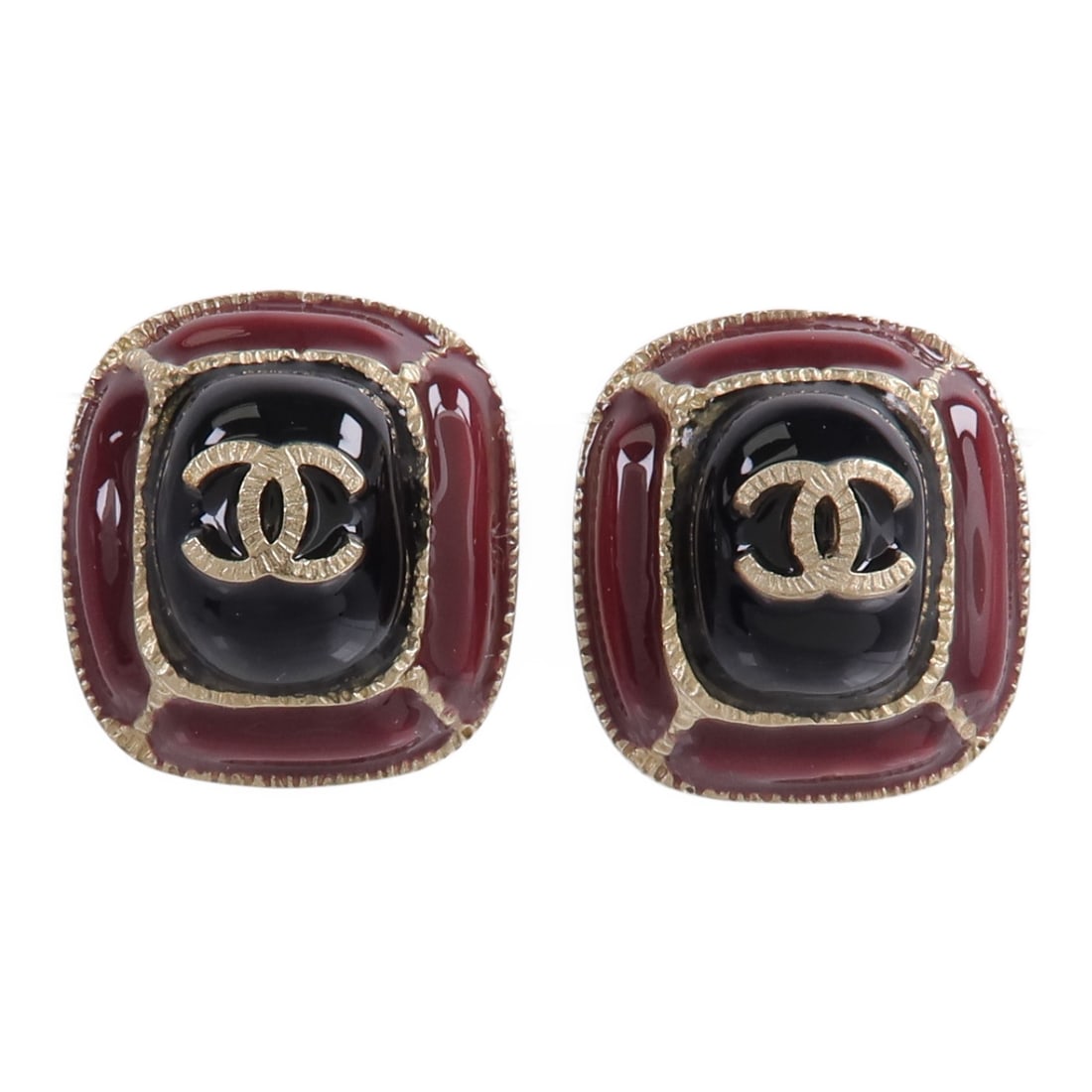 CHANEL CC Pierced Earrings Gold Black Metal with Storage Box: CHANEL CC Pierced Earrings Gold Black Metal with Storage Box CHANEL CC pierced earrings in gold-tone metal with black and red accents. This women's pair includes a storage box and is noted in very goo