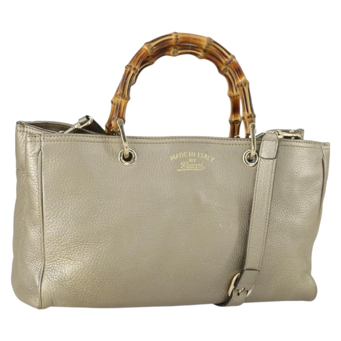 Gucci Bamboo Leather Beige Gold Two Way Handbag with Shoulder Strap 323660: Gucci Bamboo Leather Beige Gold Two Way Handbag with Shoulder Strap 323660 This Gucci Bamboo handbag is crafted from beige and gold leather and can be carried by hand or worn as a shoulder bag with th
