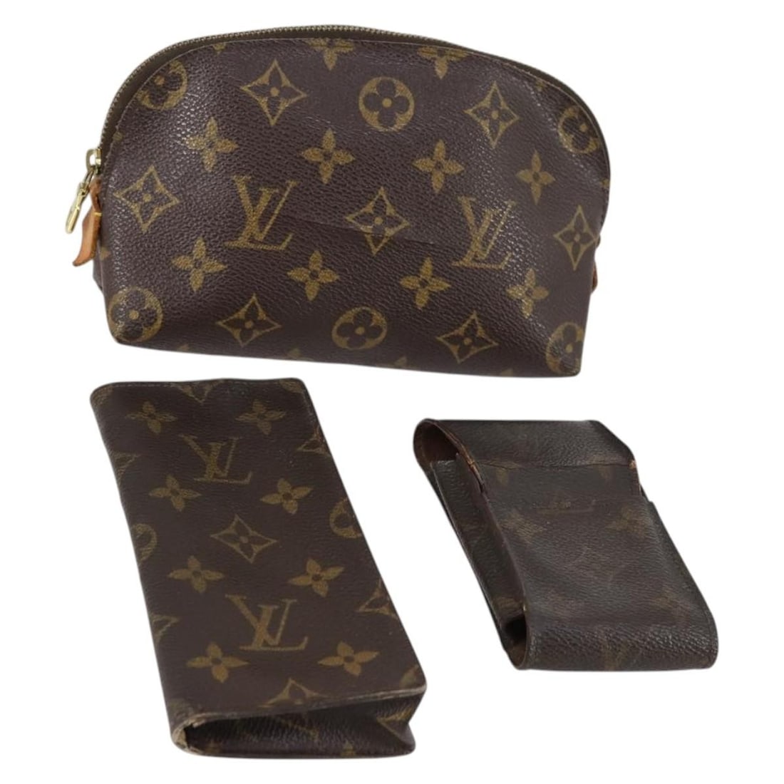 Louis Vuitton Monogram 3 Piece Pouch Set Authentic: Louis Vuitton Monogram 3 Piece Pouch Set Authentic This set features three LOUIS VUITTON Monogram Pouches, expertly crafted from durable Monogram Canvas. The classic Monogram exterior showcases the ic