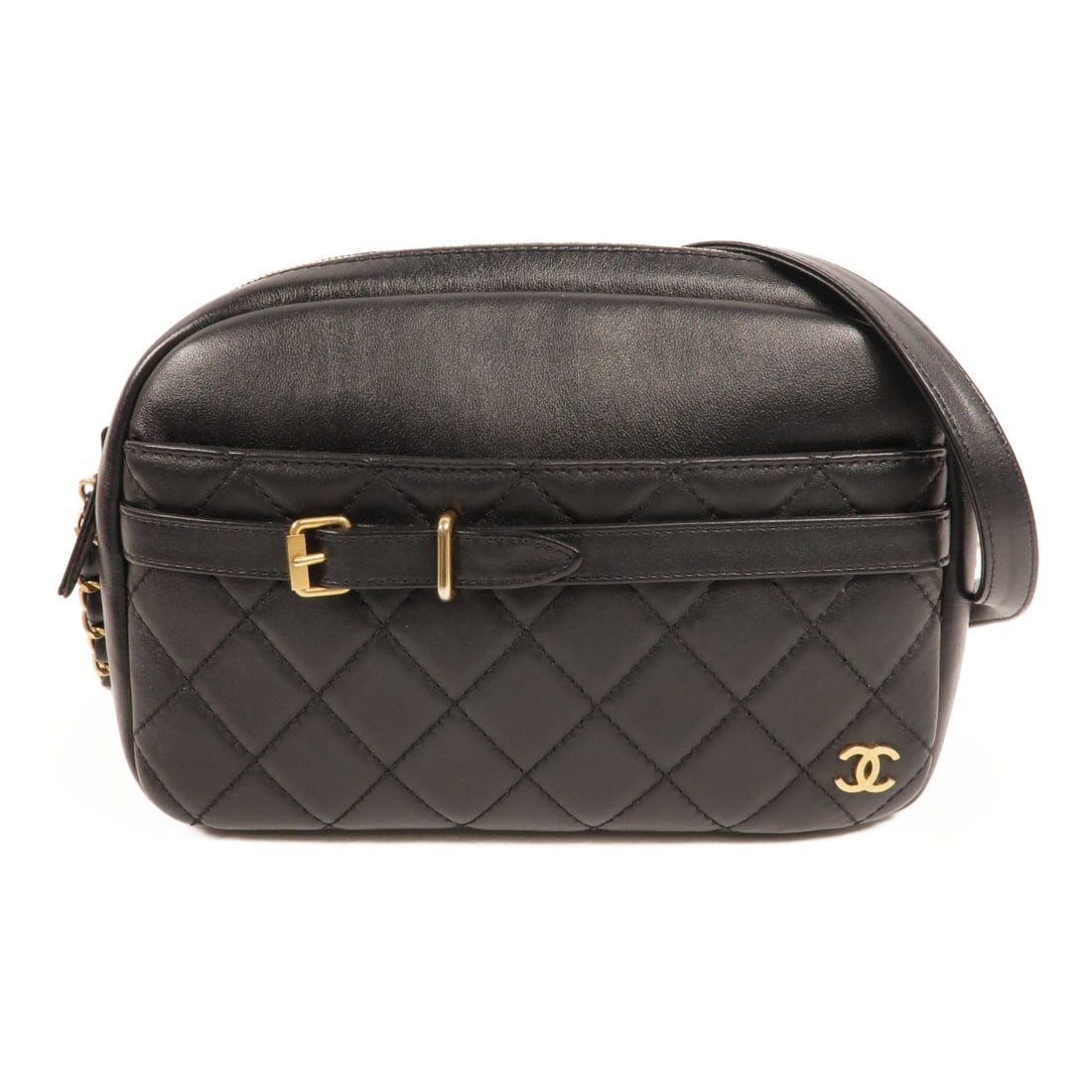 CHANEL A57659 CC Shoulder Bag Black Calfskin GHW: CHANEL A57659 CC Shoulder Bag Black Calfskin GHW Chanel CC shoulder bag in black calfskin leather with a black frame color. This women's shoulder bag features an exterior open pocket and an interior z