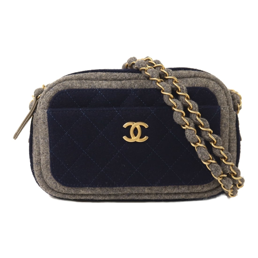 CHANEL CC Wool Shoulder Bag Gray Navy Chain Strap: CHANEL CC Wool Shoulder Bag Gray Navy Chain Strap Chanel CC chain shoulder bag in wool with a gray and navy colorway. This women's shoulder bag features an exterior fastener closure, two open exterior