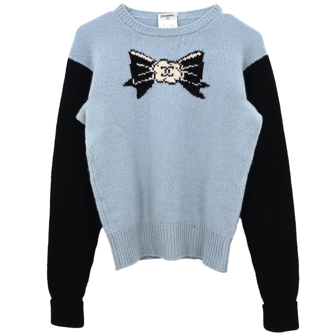 CHANEL Blue Cashmere Knit Top Womens Size 40 Long Sleeve: CHANEL Blue Cashmere Knit Top Womens Size 40 Long Sleeve Chanel knit top in blue, made from 100% cashmere, with a round neck, long sleeves, and a regular fit. It is a women's regular-size #40 T-shirt 
