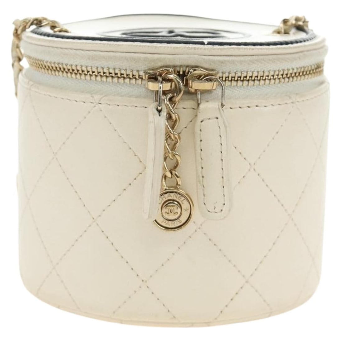 Chanel CC Round Vanity Case Chain Bag White Leather: Chanel CC Round Vanity Case Chain Bag White Leather Round vanity case with chain in white leather. This Chanel bag is made in France and features a compact structured silhouette with a CC design. Cond