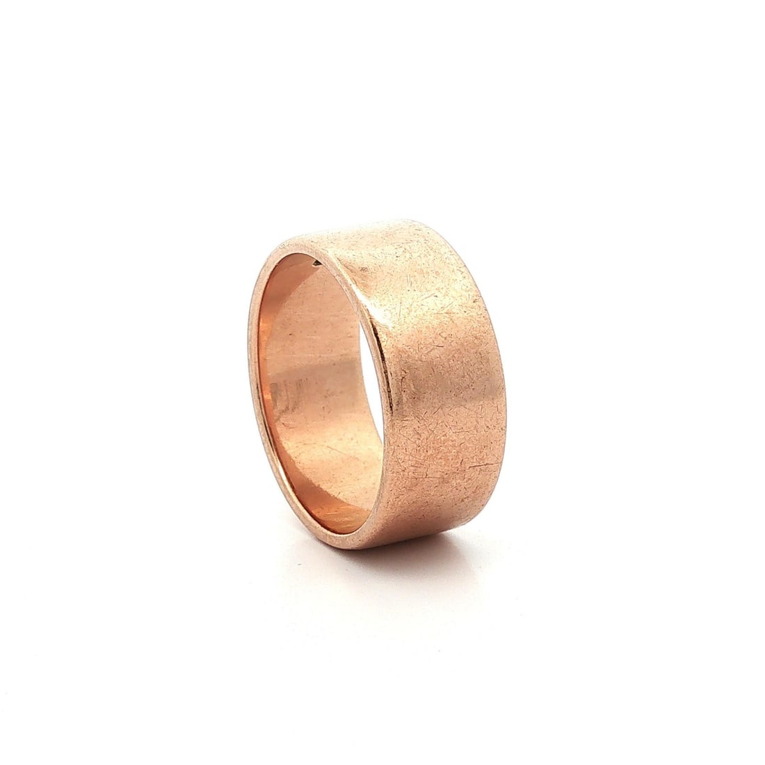 Unbranded 9k Rosy Yellow Gold Band Ring 9mm Wide Size 9: Unbranded 9k Rosy Yellow Gold Band Ring 9mm Wide Size 9 Antique plain band ring crafted in solid 9k rosy yellow gold with a classic English design. This pre-owned women's ring has no stone and retains