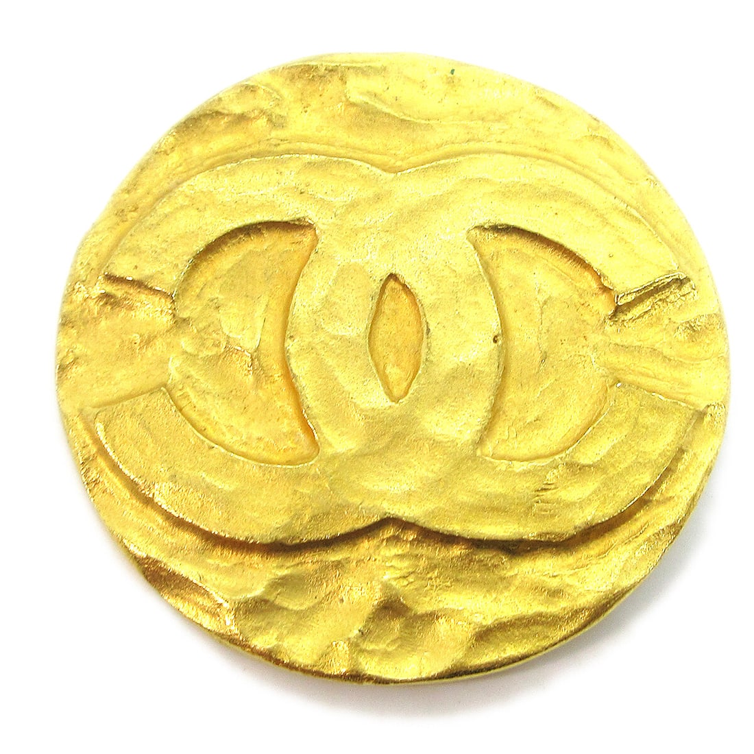Chanel 94P Gold Tone Medallion Brooch Pin: Chanel 94P Gold Tone Medallion Brooch Pin Chanel medallion brooch pin in gold-tone metal with CC logo detailing. Marked 94P and made in France. Condition is very good overall, with noted good exterior