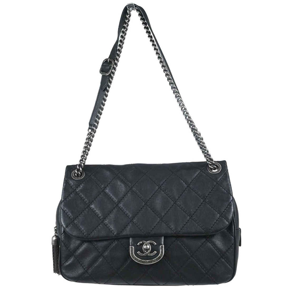 CHANEL Coco Sporran Jumbo Shoulder Bag Black Calfskin Leather: CHANEL Coco Sporran Jumbo Shoulder Bag Black Calfskin Leather Chanel Black Calfskin Paris-Edinburgh Jumbo Coco Sporran Shoulder Bag in very good condition. The bag is made of black calfskin leather an
