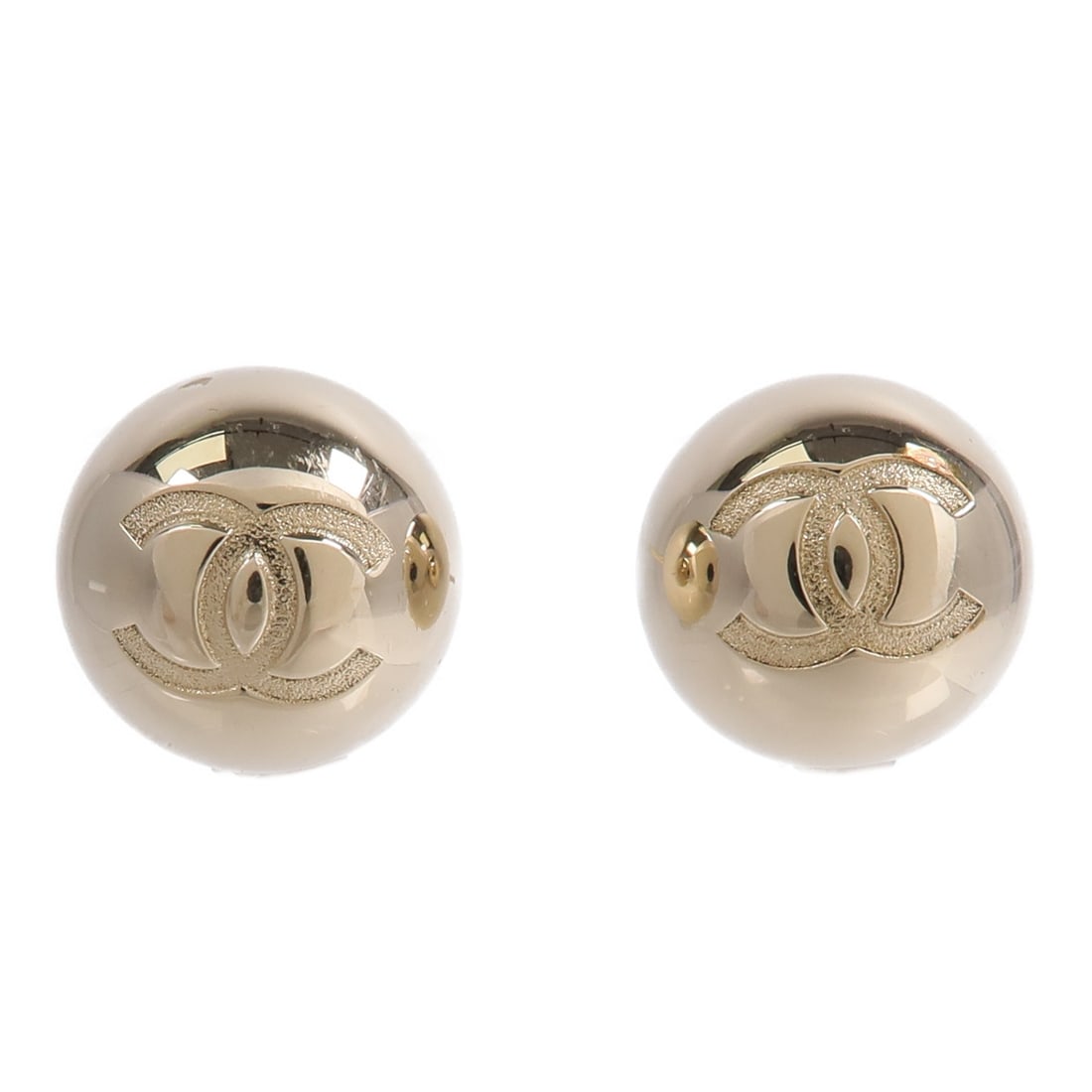 CHANEL CC pierced earrings gold tone metal with box: CHANEL CC pierced earrings gold tone metal with box CHANEL CC pierced earrings in gold-tone metal with the iconic CC motif. This women's pair comes with a storage box and is noted in very good conditi