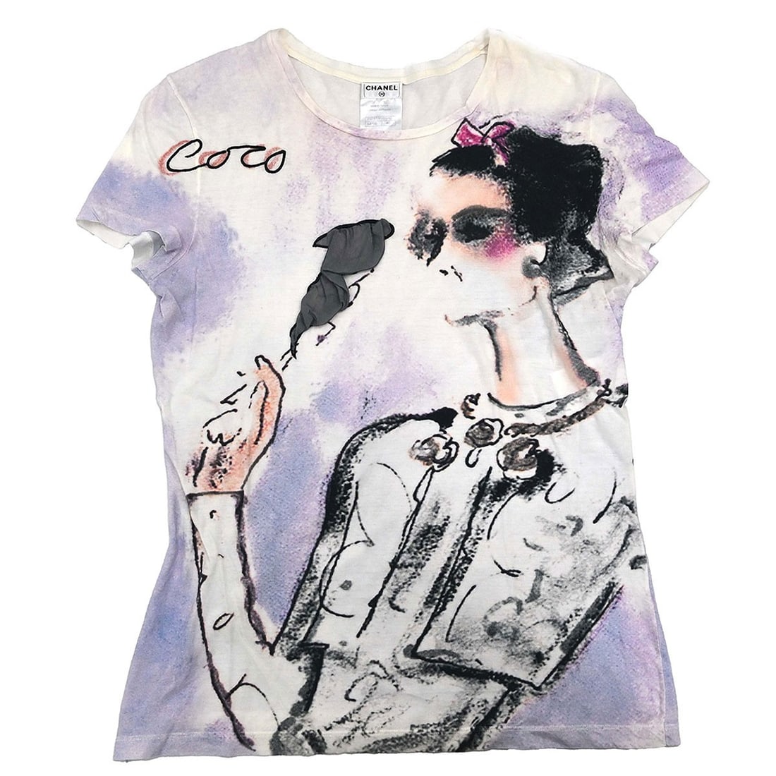 Vintage Chanel White Cotton Short Sleeve T Shirt Size 40: Vintage Chanel White Cotton Short Sleeve T Shirt Size 40 Vintage Chanel women's T-shirt in white cotton with a regular fit, short sleeves, and a round neckline. Made in France, this piece is marked si