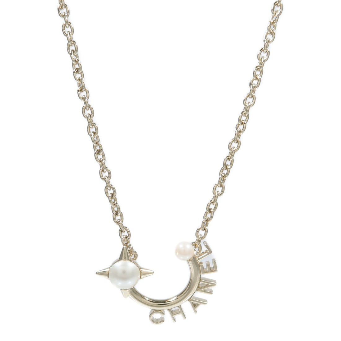 CHANEL AB6431 CC Necklace White Gold Tone Metal PVC: CHANEL AB6431 CC Necklace White Gold Tone Metal PVC CHANEL CC necklace model AB6431 featuring a white and gold-tone design with a CC motif. This women's necklace includes storage bags and is described