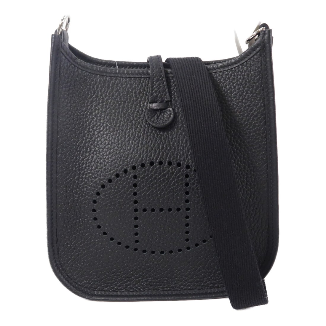 Hermes Evelyne TPM Taurillon Clemence Shoulder Bag Noir PHW: Hermes Evelyne TPM Taurillon Clemence Shoulder Bag Noir PHW HERMES Evelyne TPM shoulder bag in Taurillon Clemence leather and calfskin (cowhide) in Noir black. It features PHW, comes with a shoulder s