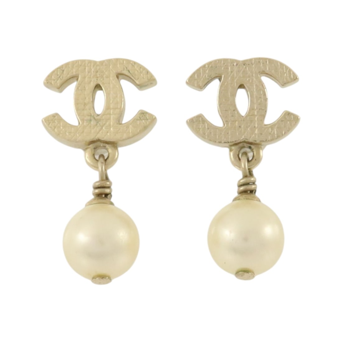 CHANEL A12 W CC Pierced Earrings White and Gold PVC Metal: CHANEL A12 W CC Pierced Earrings White and Gold PVC Metal CHANEL CC pierced earrings in white and gold-tone PVC and metal. Marked A12/W, this pair is made in Italy and shows reasonable wear and tear c