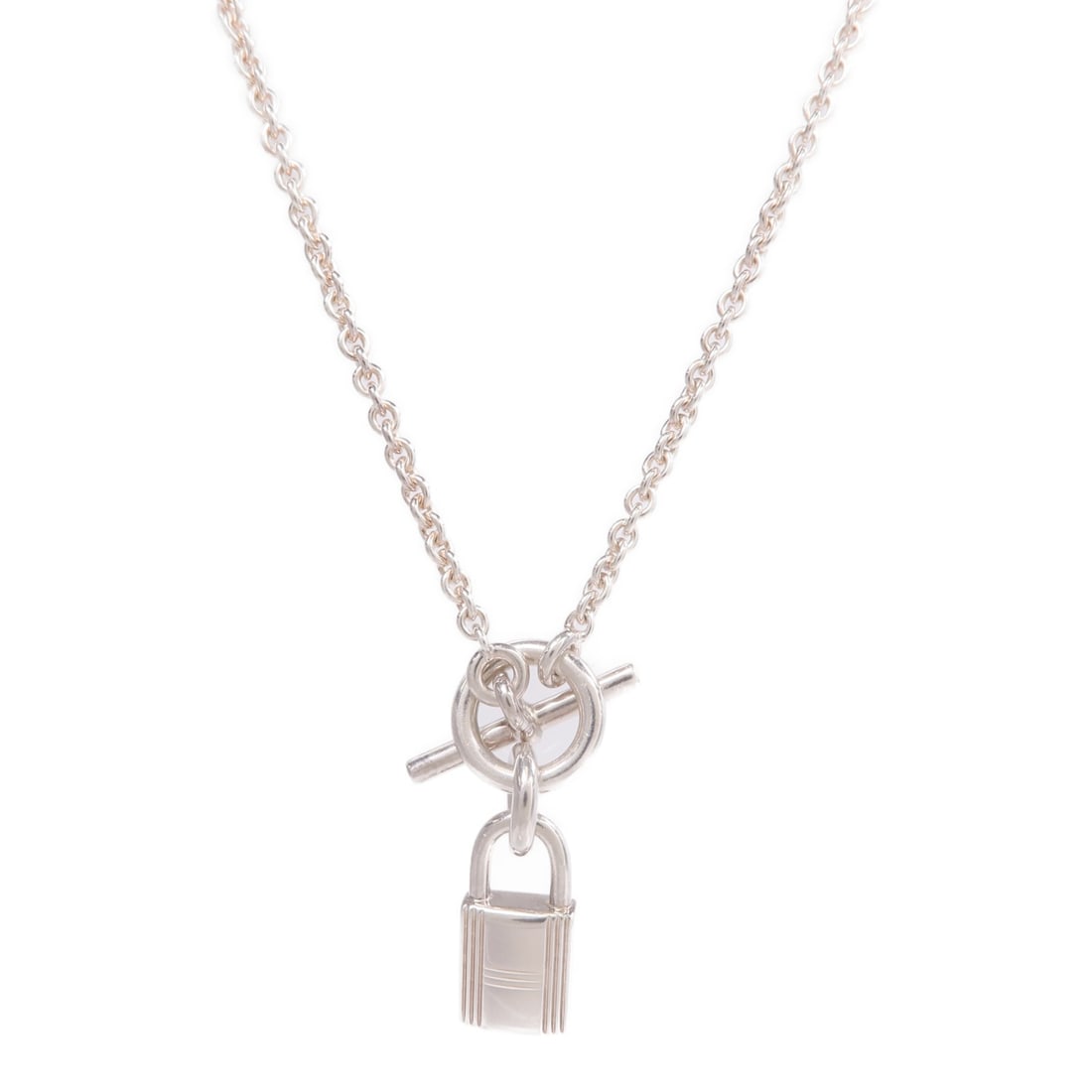 Hermes Kelly Cadenas 925 Sterling Silver Pendant Necklace: Hermes Kelly Cadenas 925 Sterling Silver Pendant Necklace Hermes Kelly Cadenas pendant necklace in 925 sterling silver, presented in silver with no stone. It is a women's regular-size necklace made in