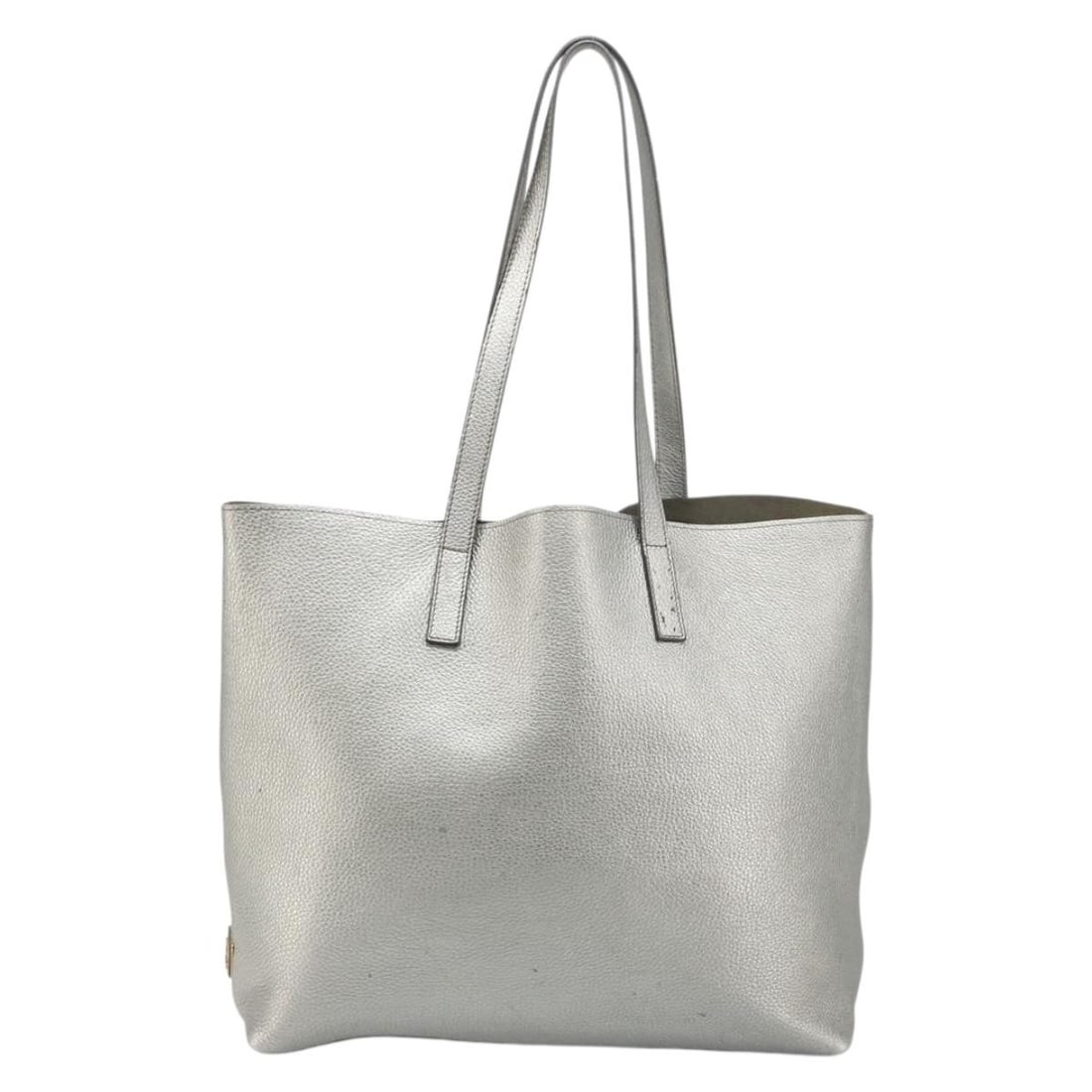 Prada Vintage Tote Leather Handbag Silver Made in Italy: Prada Vintage Tote Leather Handbag Silver Made in Italy Vintage Prada tote bag in silver leather with a spacious everyday silhouette. Made in Italy, this women's bag is presented in good condition wit
