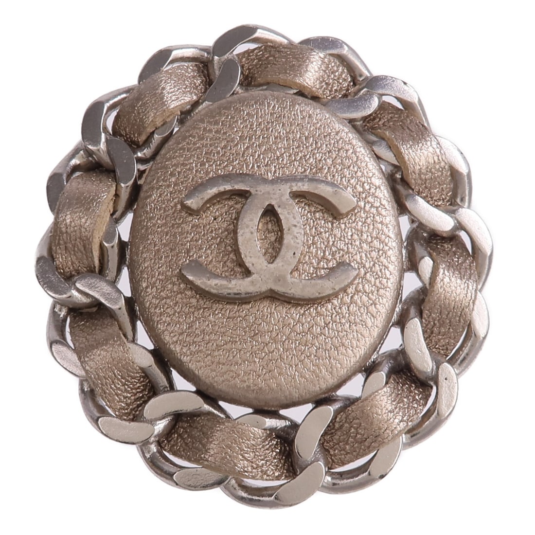CHANEL CC Leather and Metal Brooch Silver Gold Tone: CHANEL CC Leather and Metal Brooch Silver Gold Tone CHANEL CC brooch in leather and metal with a silver and gold-tone color combination. Made in France, this women's brooch features the iconic CC moti