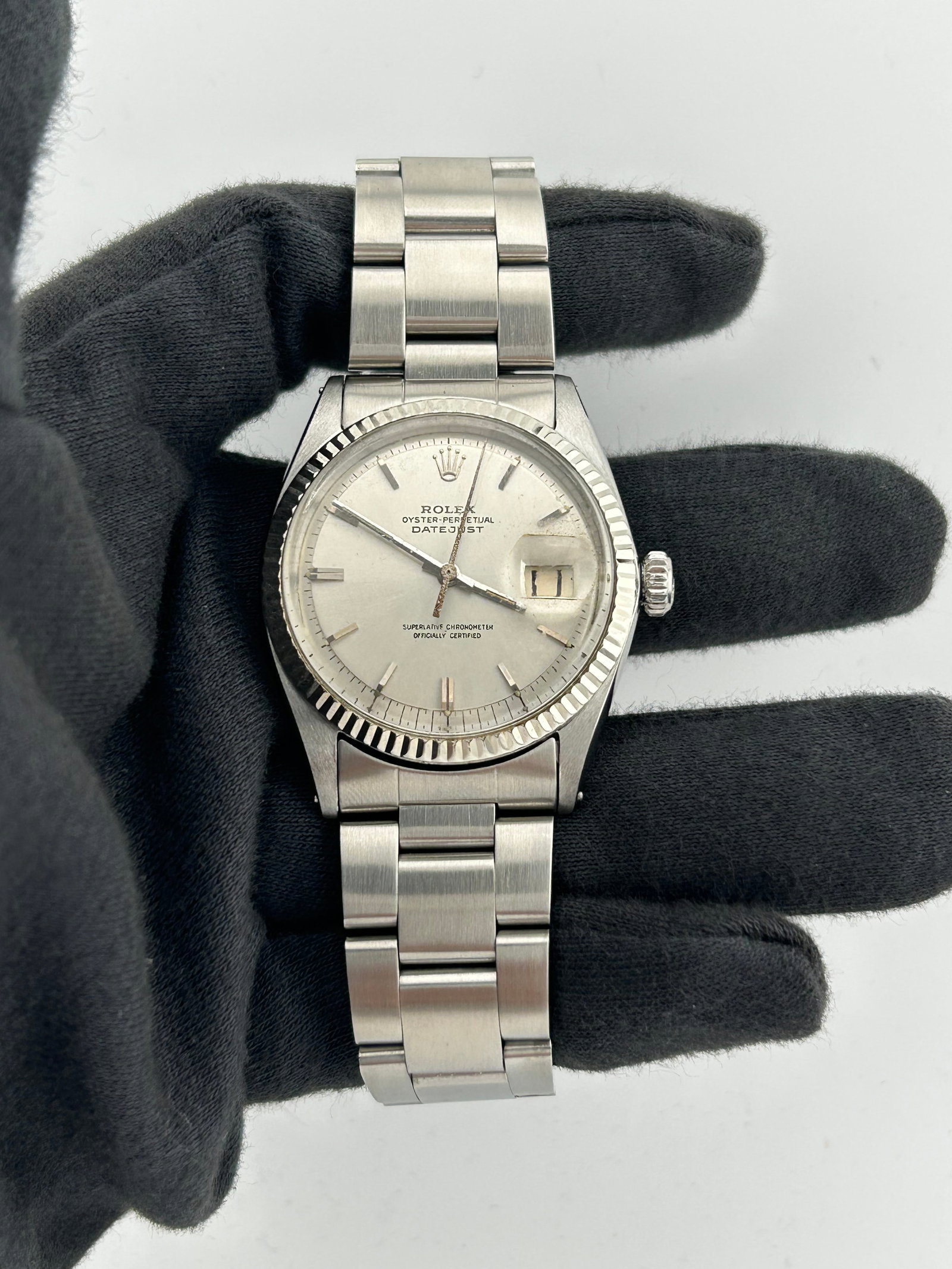 Rolex Ref. 1601 Datejust 36 Mens Watch Silver Index Dial Jubilee: Rolex Ref. 1601 Datejust 36 Mens Watch Silver Index Dial Jubilee Rolex Datejust 36 wristwatch featuring a silver index dial, fluted bezel, and Jubilee bracelet. This men's watch is identified by refer