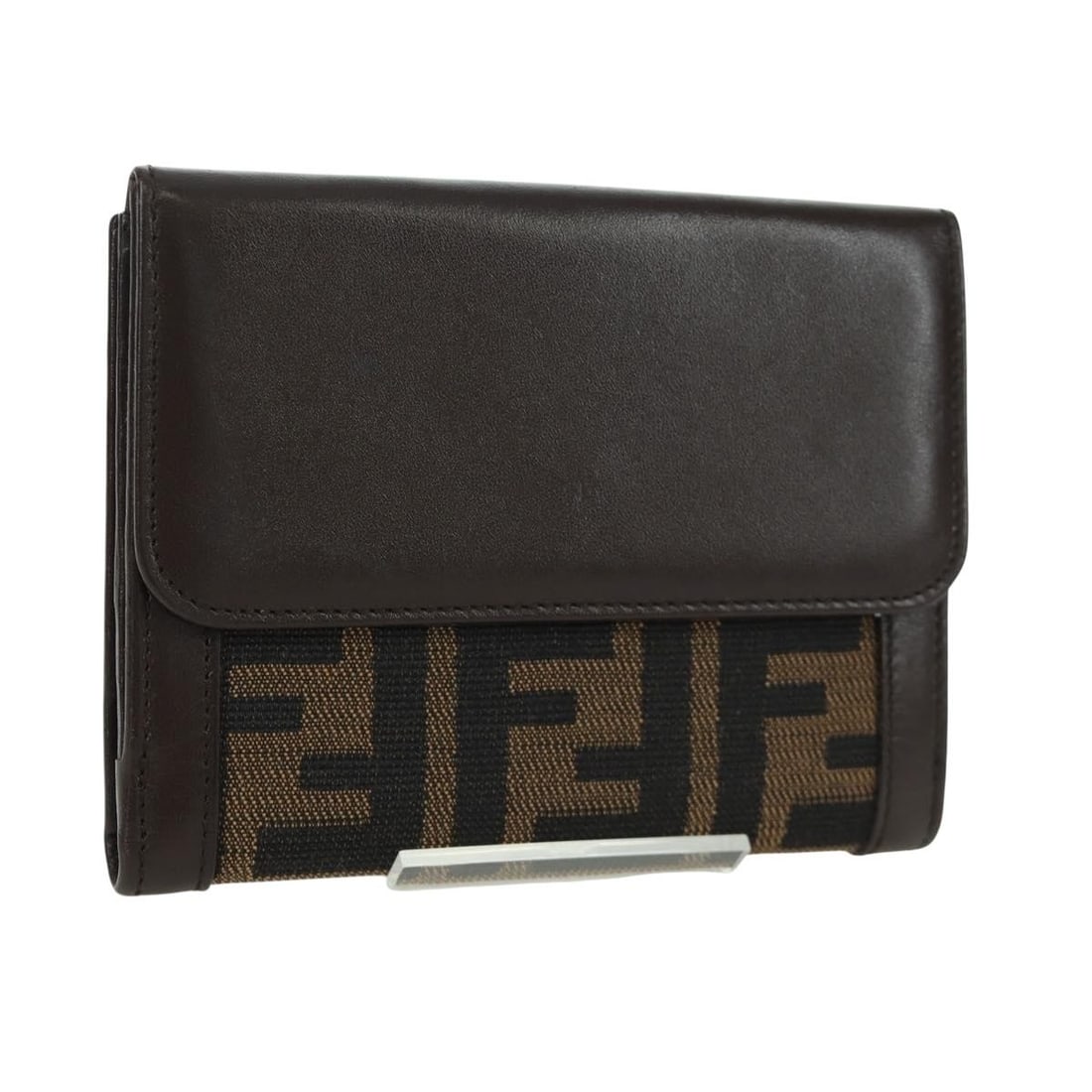 Fendi Zucca Canvas Black and Brown Women's Trifold Wallet: Fendi Zucca Canvas Black and Brown Women's Trifold Wallet This FENDI trifold wallet features the signature Zucca canvas in a classic black and brown color combination. Designed for women, it offers a 