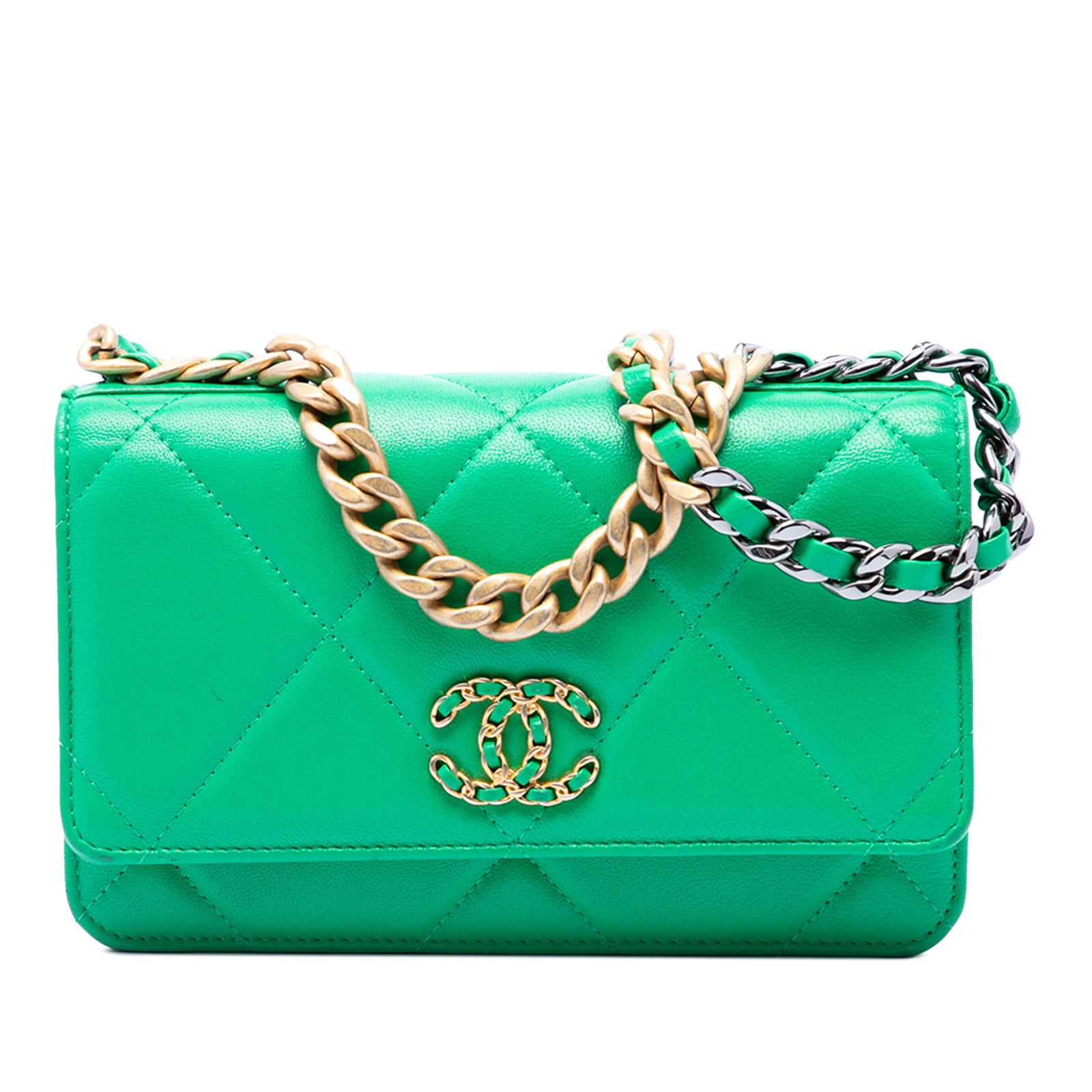 Chanel 19 quilted lambskin wallet on chain green leather: Chanel 19 quilted lambskin wallet on chain green leather Chanel Quilted Lambskin 19 Wallet on Chain in green quilted lambskin leather. This wallet on chain features a chain-link handle, a leather-wove