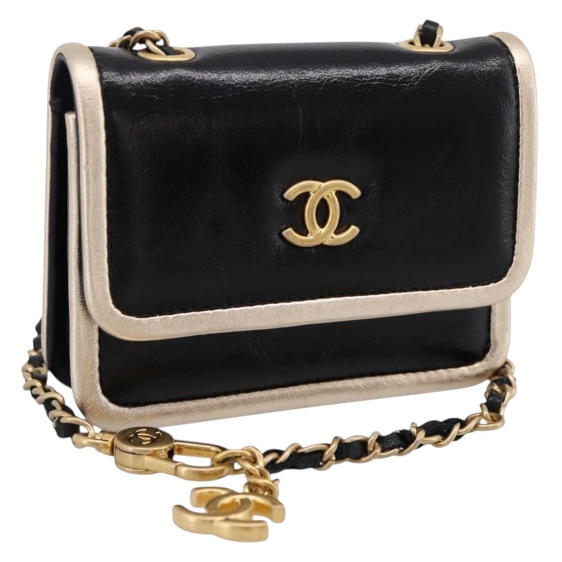 CHANEL Matelasse Leather Pouch with Chain Black Gold CC: CHANEL Matelasse Leather Pouch with Chain Black Gold CC Compact Chanel Matelasse chain shoulder pouch in black leather with gold-tone CC detailing. Made in France, this women's pouch is offered withou