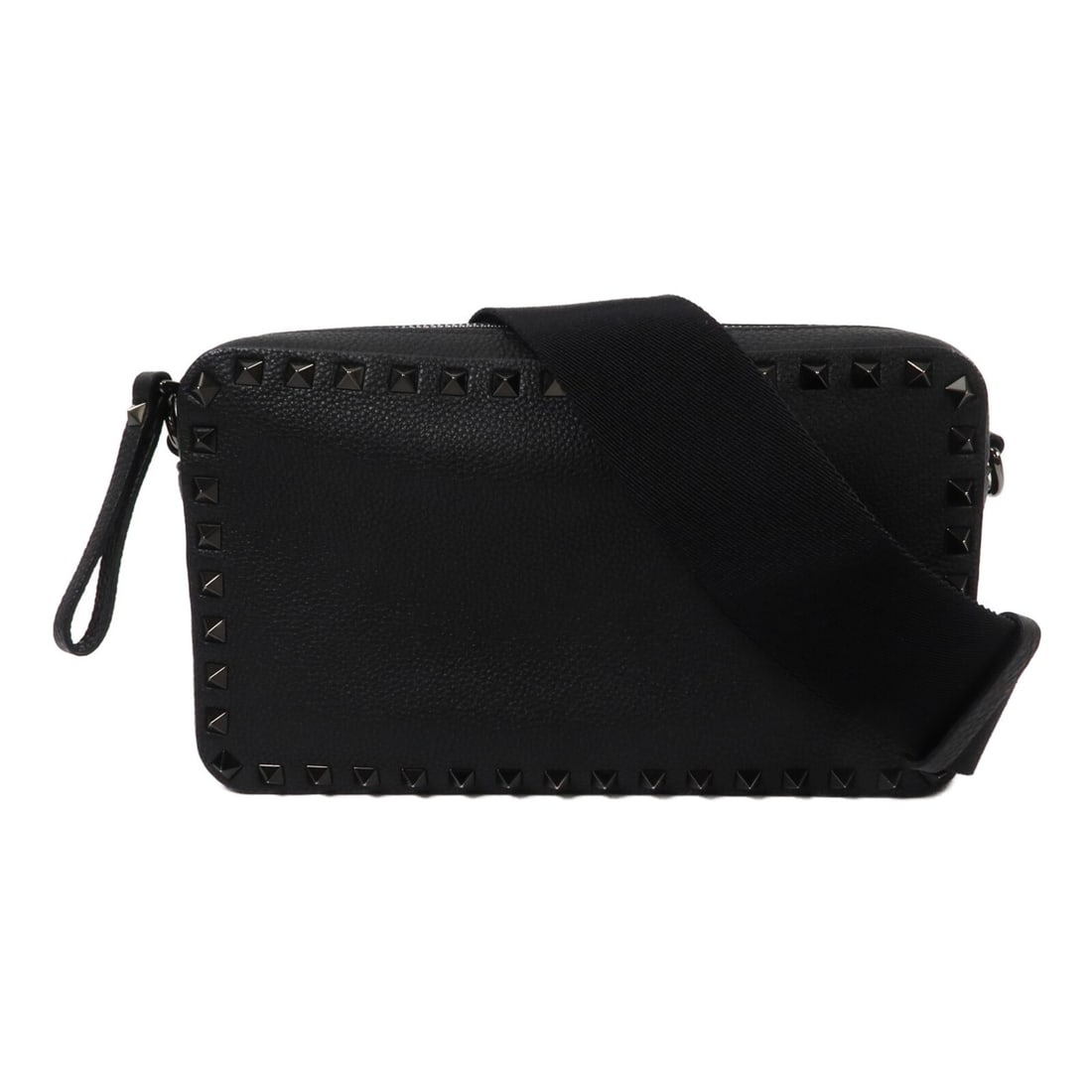 Valentino 4Y2B0704KSP Rockstud black calfskin shoulder bag: Valentino 4Y2B0704KSP Rockstud black calfskin shoulder bag Valentino Rockstud grainy shoulder bag in black calfskin leather. This women's shoulder bag includes a shoulder strap and storage bags. Condi