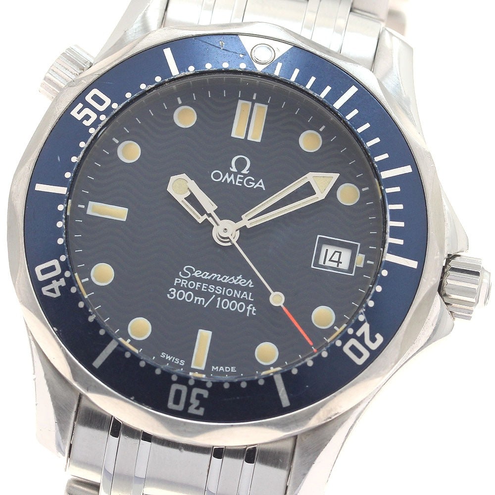 OMEGA Seamaster 300 Ref 2561.80 Quartz Date Wristwatch: OMEGA Seamaster 300 Ref 2561.80 Quartz Date Wristwatch Pre-owned OMEGA Seamaster 300 quartz wristwatch with date display. This unisex watch features a navy dial and stainless steel case and bracelet. 