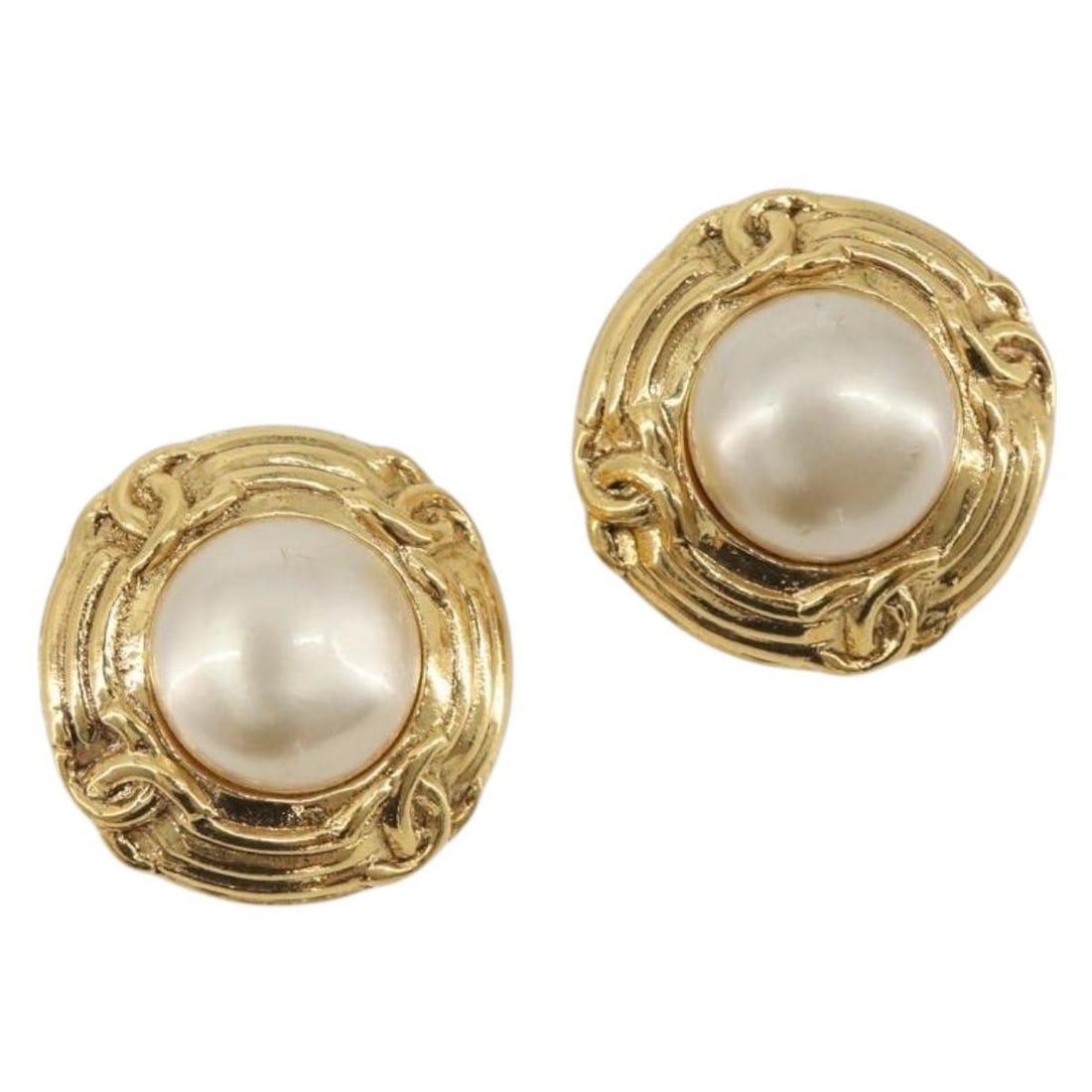CHANEL CC Gold Tone Metal Earring 93 A France: CHANEL CC Gold Tone Metal Earring 93 A France Authentic CHANEL women's gold-tone metal CC earring made in France. This piece shows reasonable wear from use, including slight rubbing, scratches, paint 