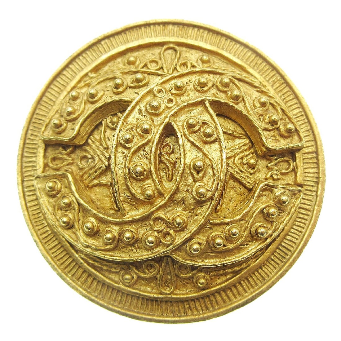 Chanel 94A Gold Plated Round Medallion Brooch Pin: Chanel 94A Gold Plated Round Medallion Brooch Pin A Chanel medallion brooch pin in a round shape with a gold-plated finish. Made in France, it measures 2 in in length and approximately 1.8 in (4.5 cm)
