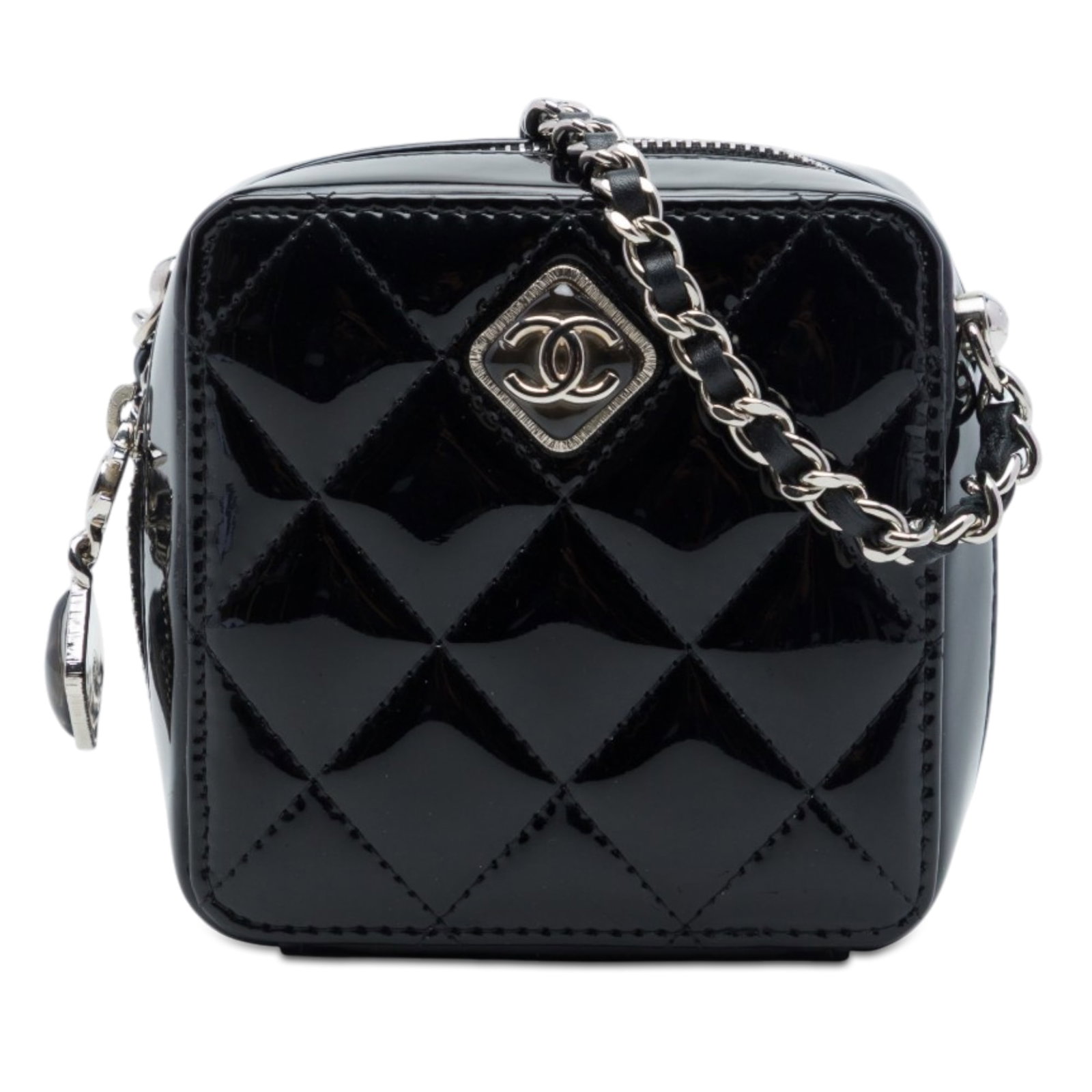 Chanel CC Diamond Resin Patent Leather Chain Clutch Bag: Chanel CC Diamond Resin Patent Leather Chain Clutch Bag Chanel CC Quilted Patent Diamond Resin Clutch With Chain crafted in black patent leather with a quilted design. This bag features a leather-wove